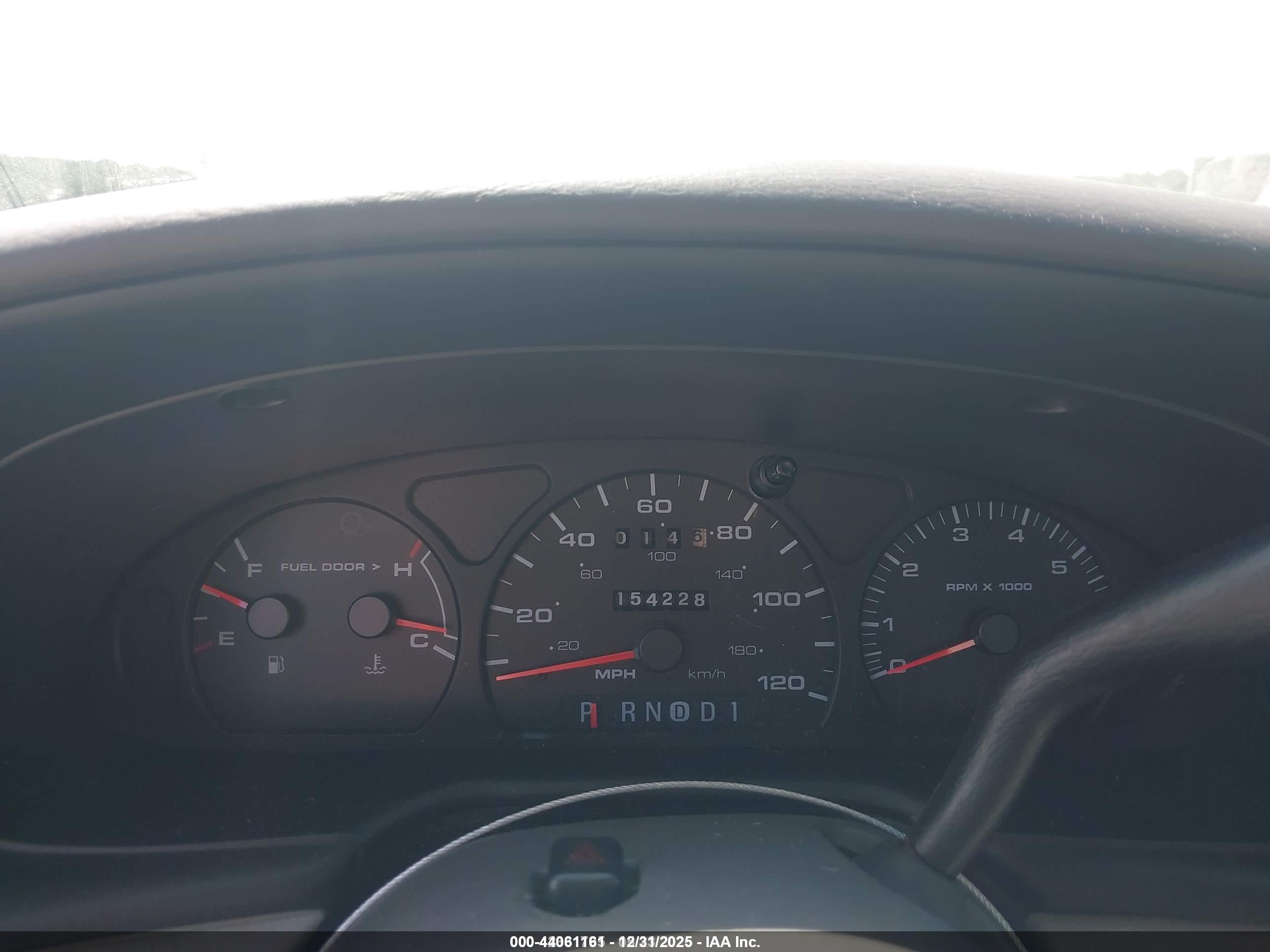 FORD TAURUS image 7