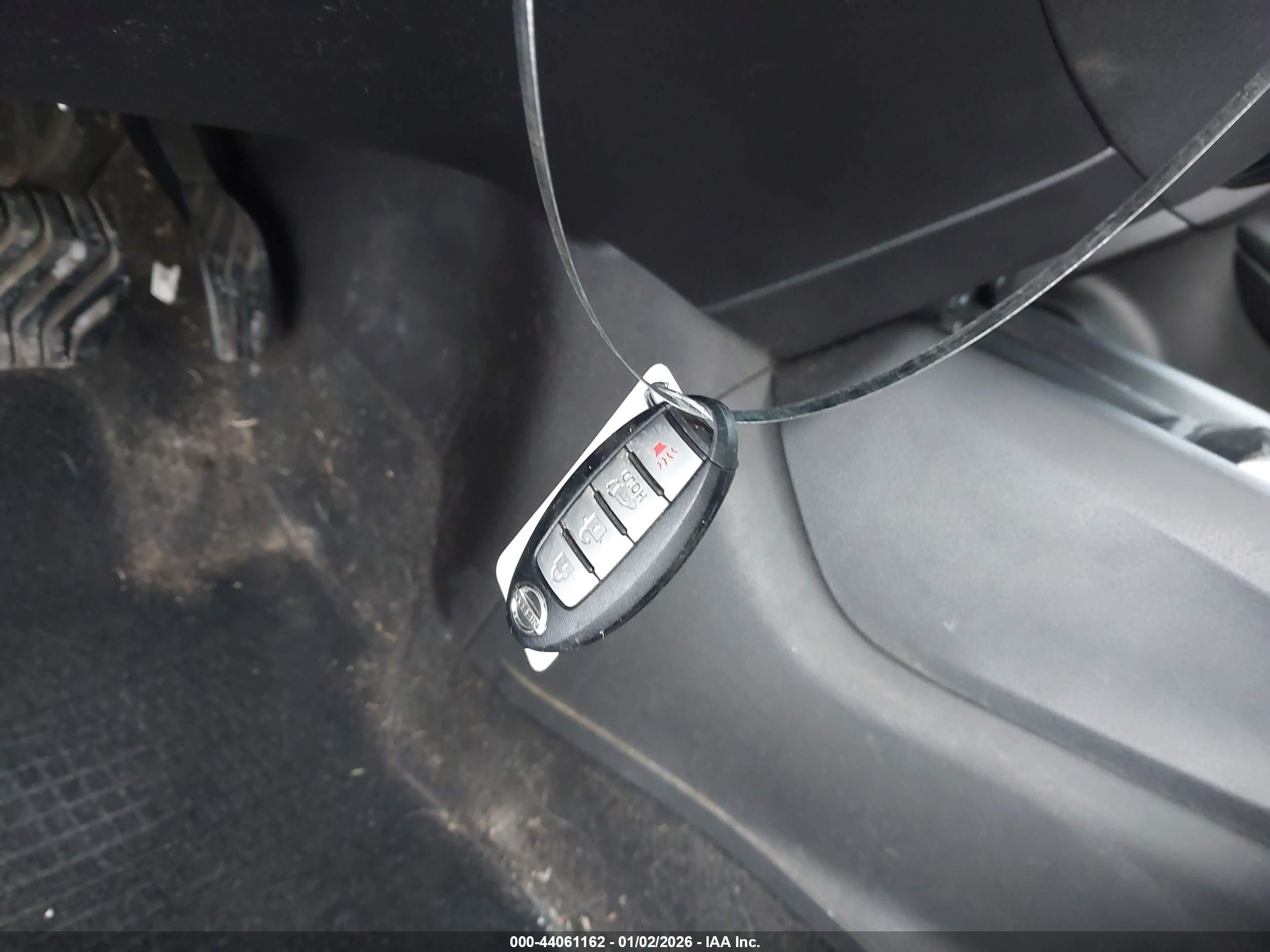 NISSAN ROGUE image 11