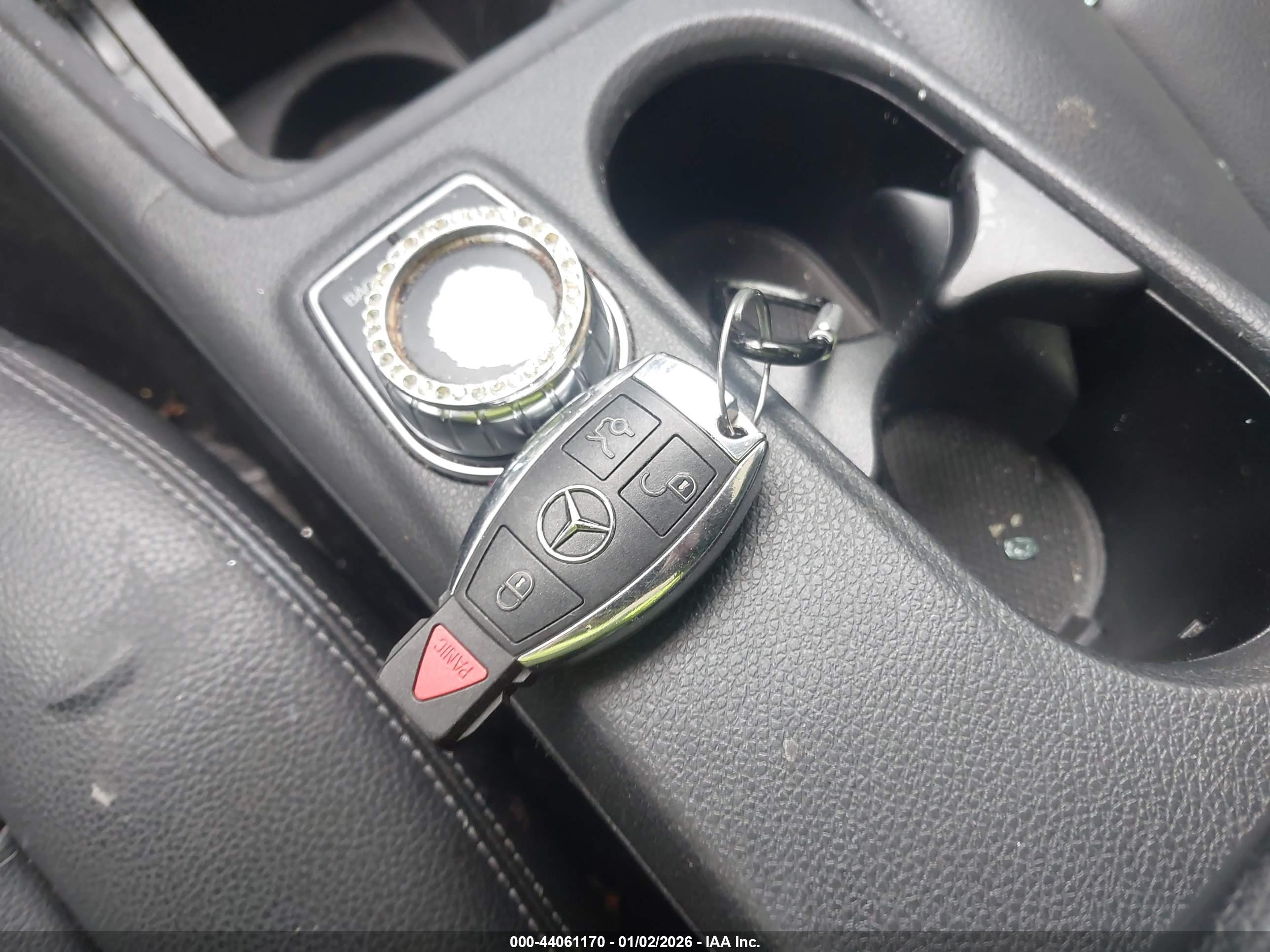 MERCEDES-BENZ GLA image 11