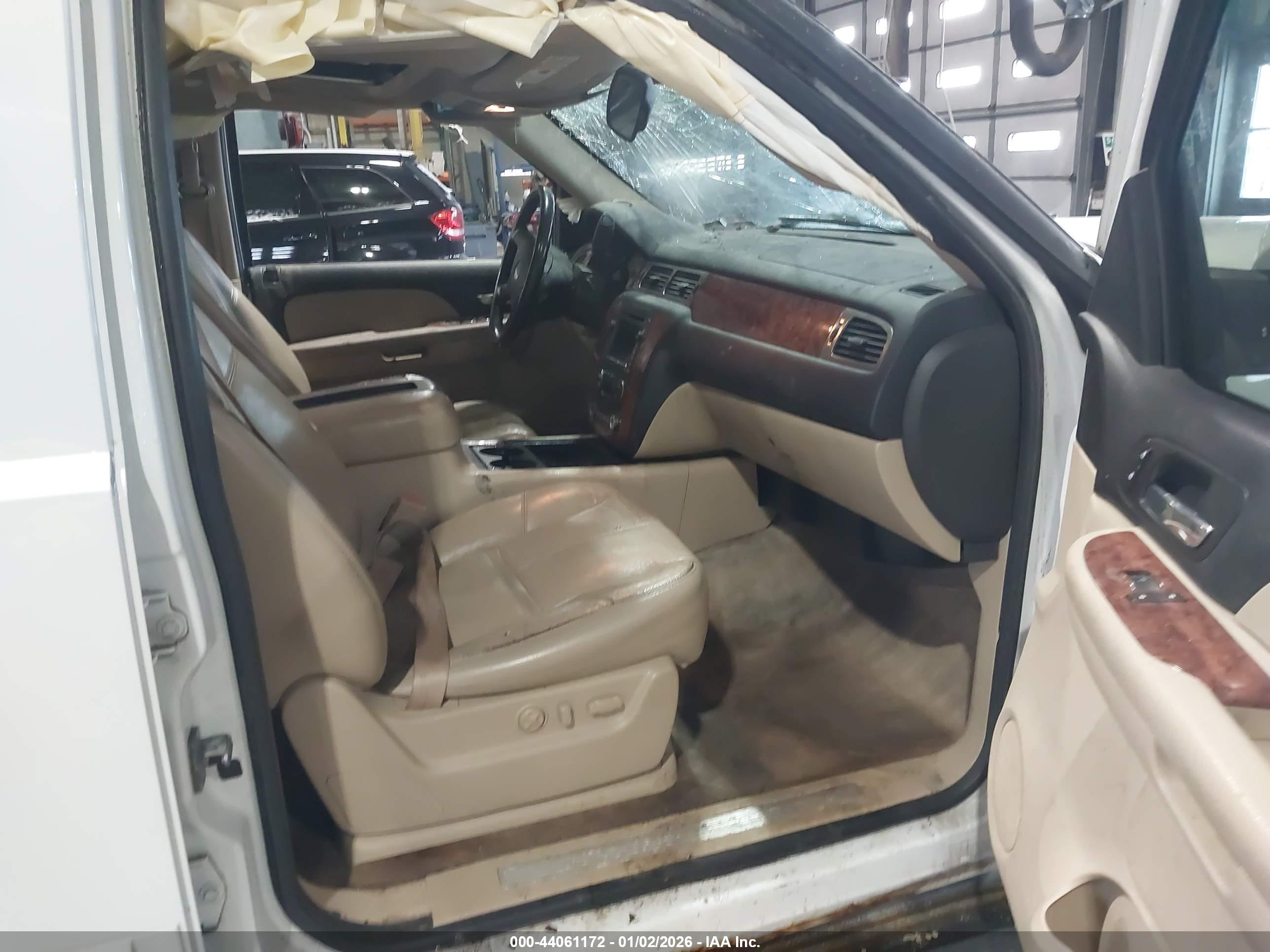CHEVROLET TAHOE image 5