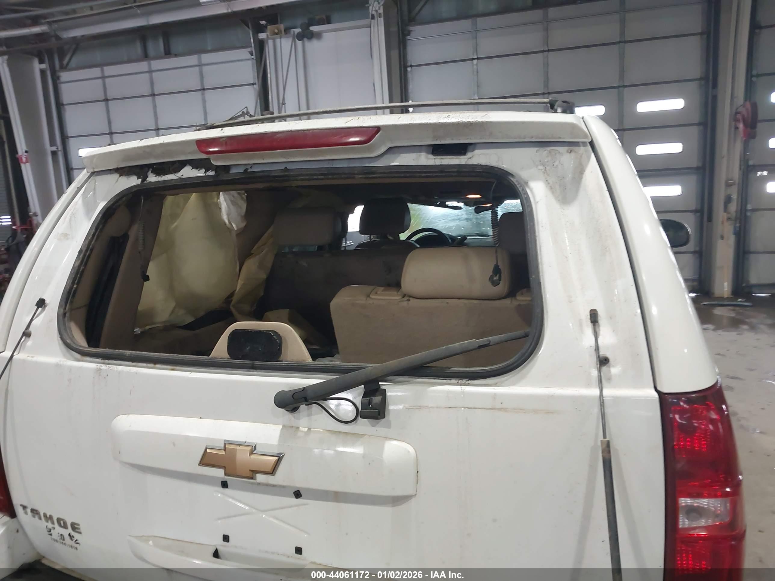 CHEVROLET TAHOE image 6
