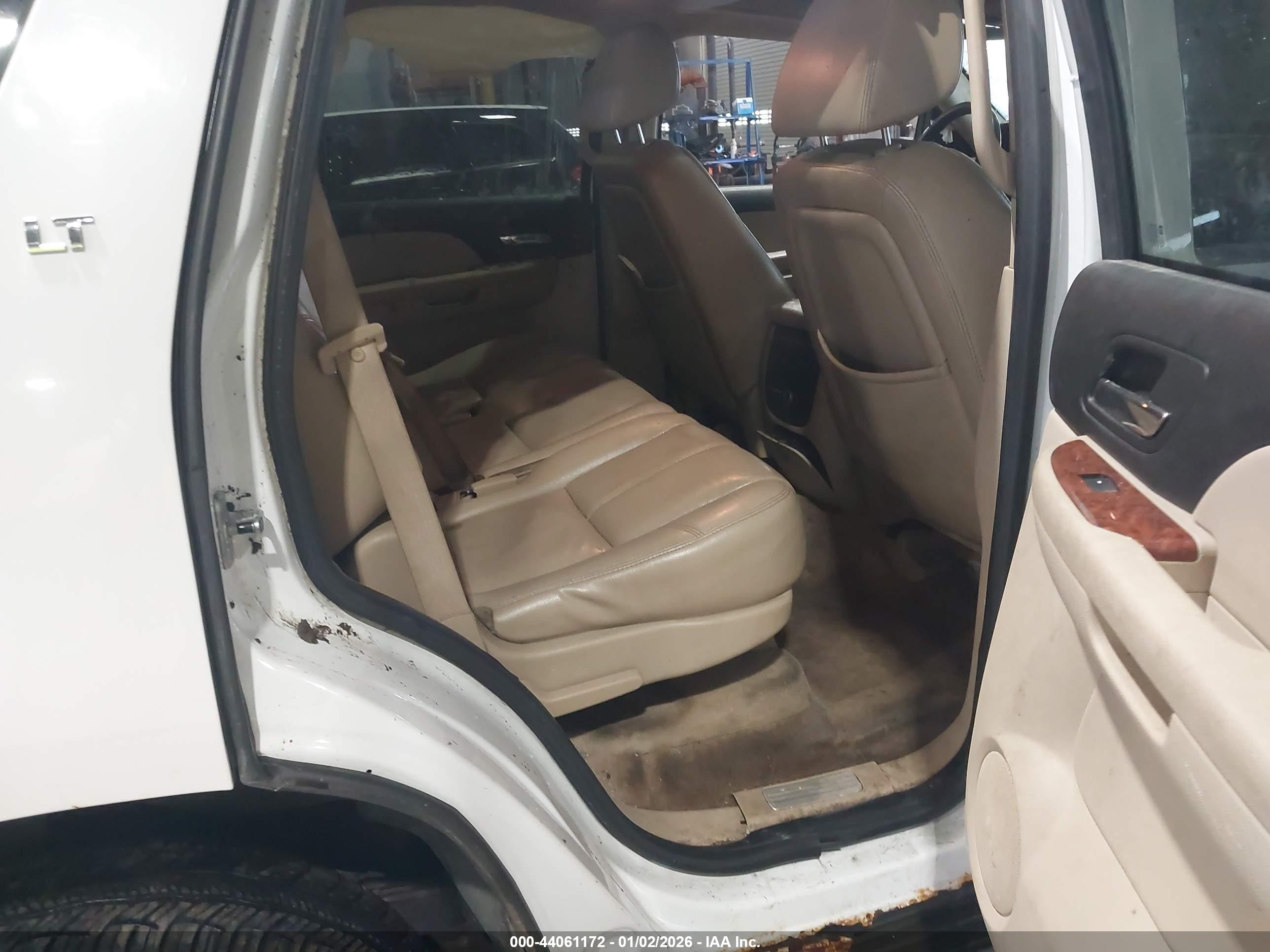 CHEVROLET TAHOE image 8