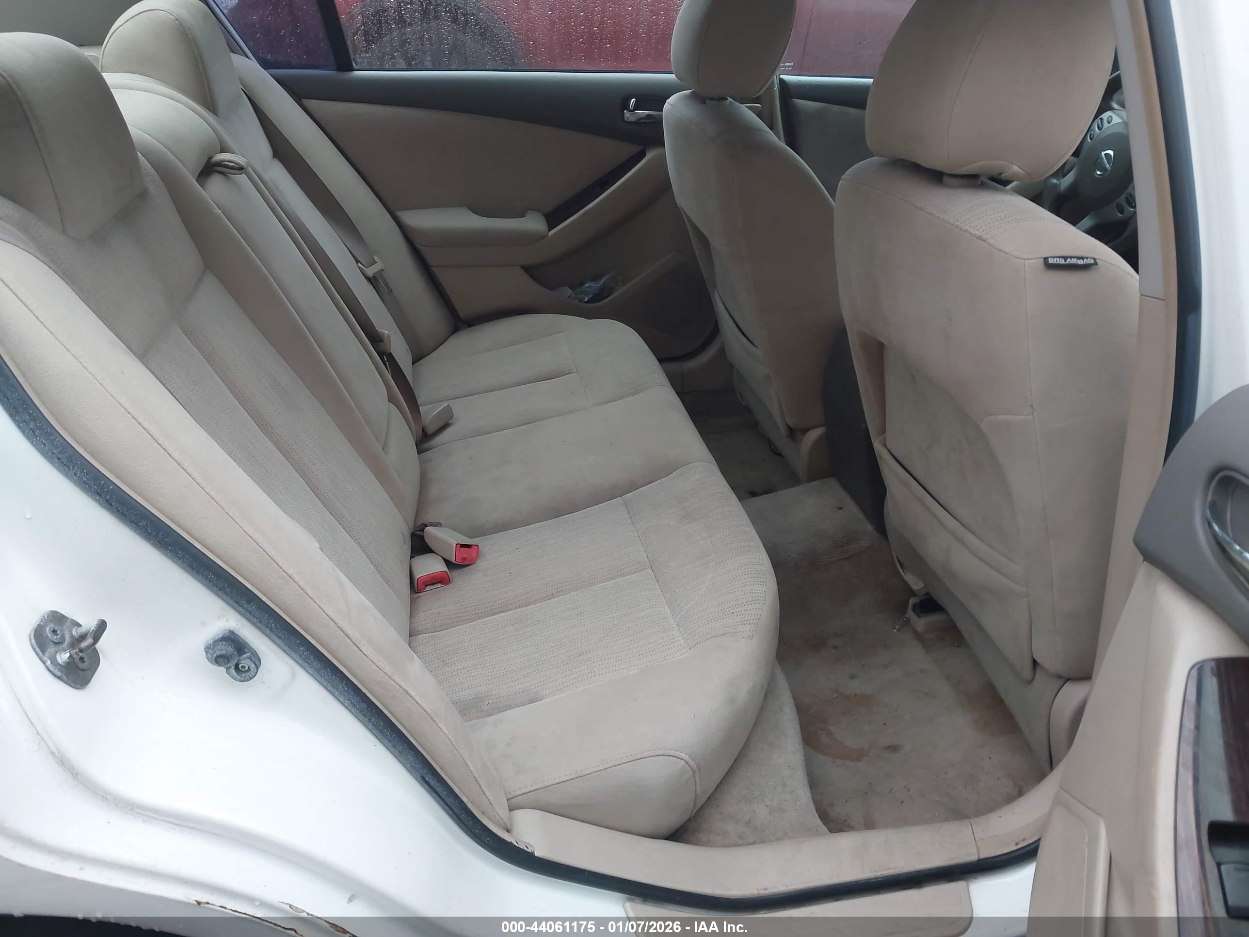 NISSAN ALTIMA image 8