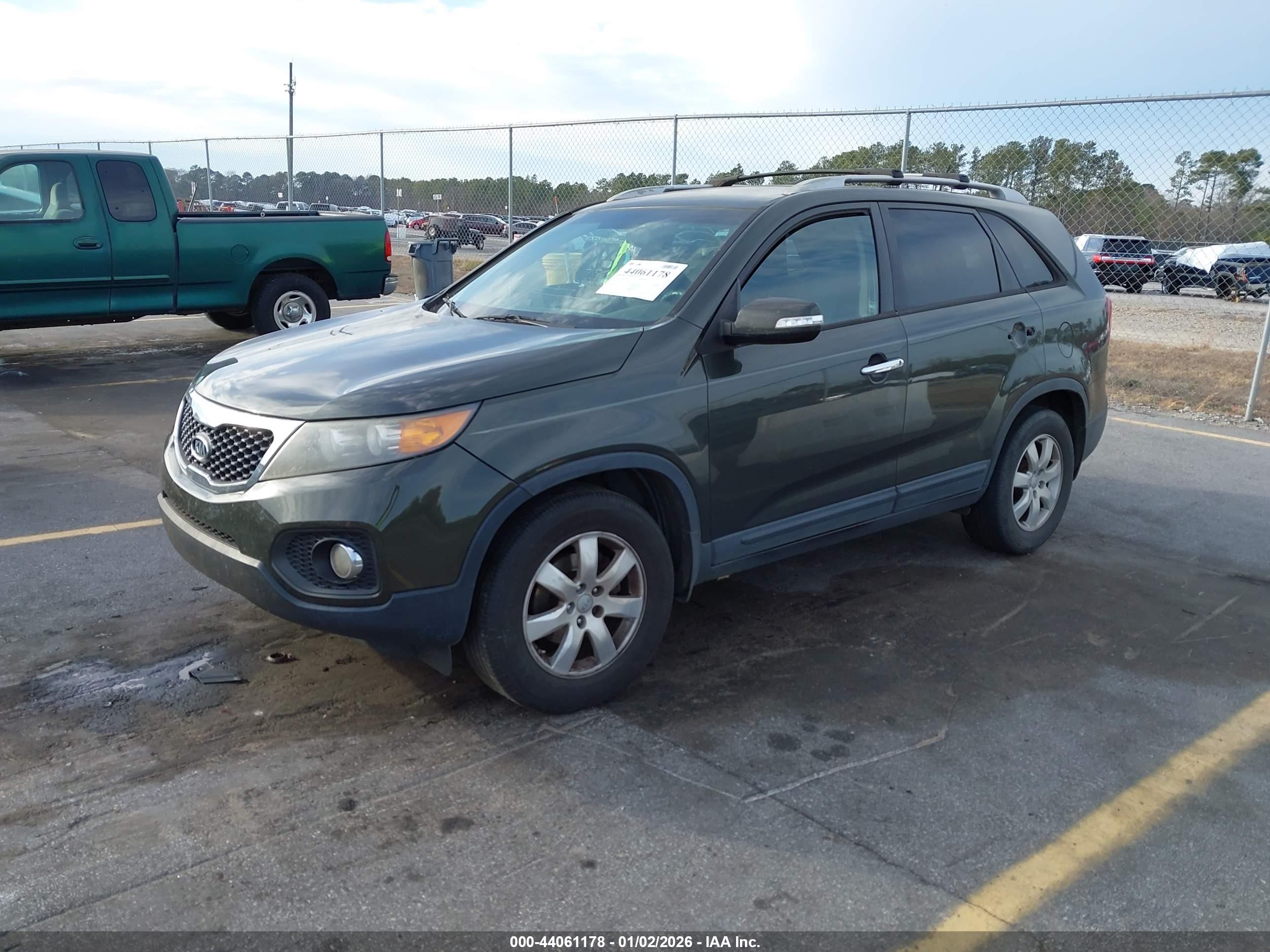 KIA SORENTO image 2
