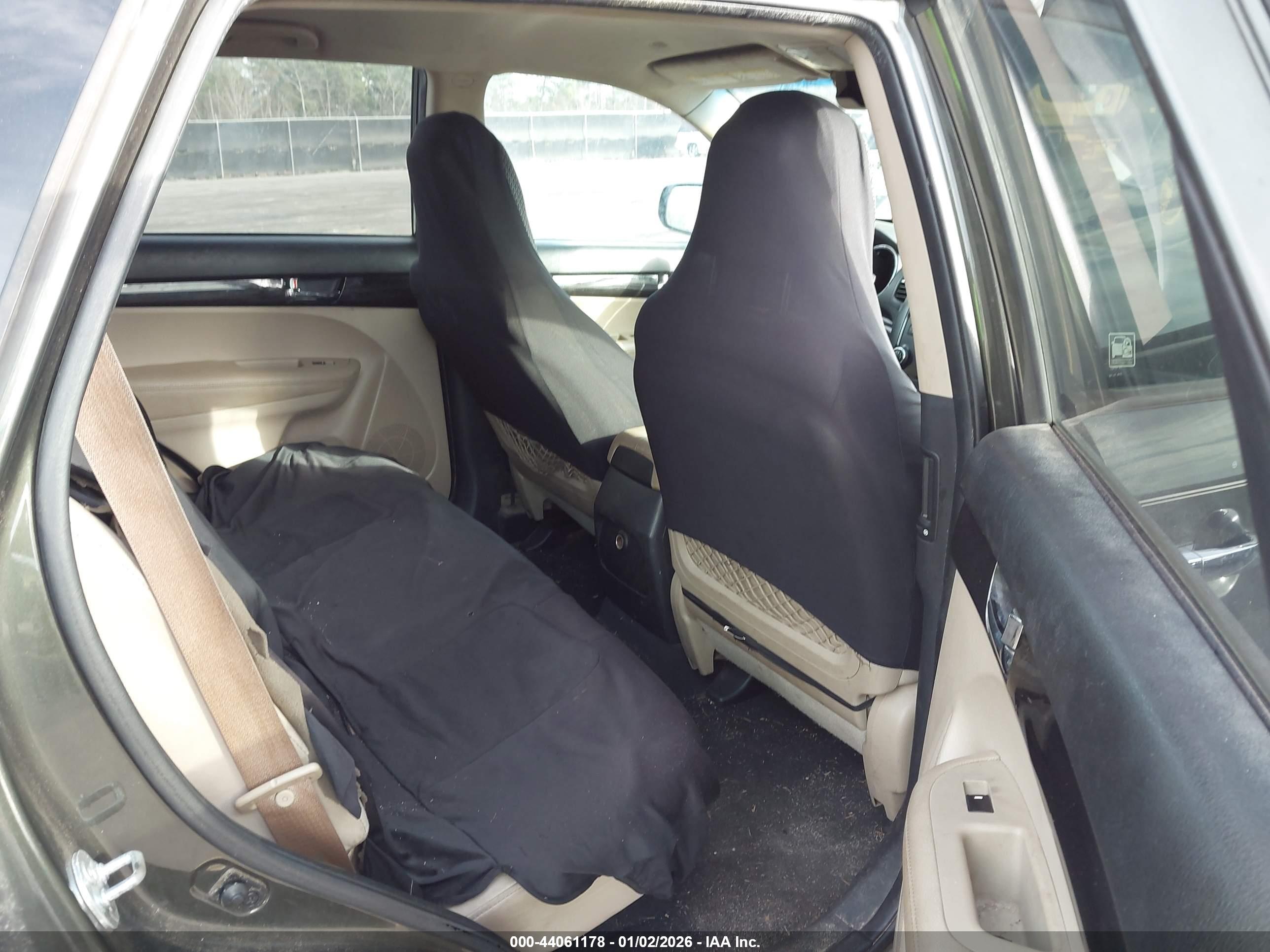KIA SORENTO image 8