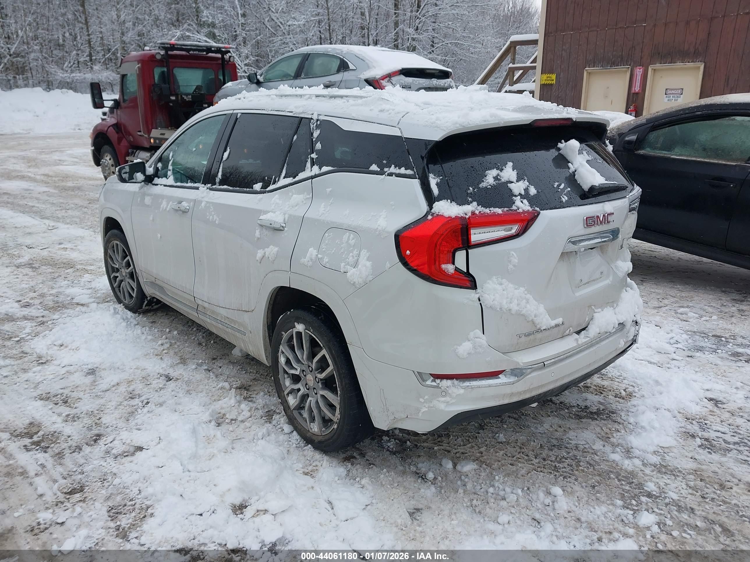 GMC TERRAIN image 3
