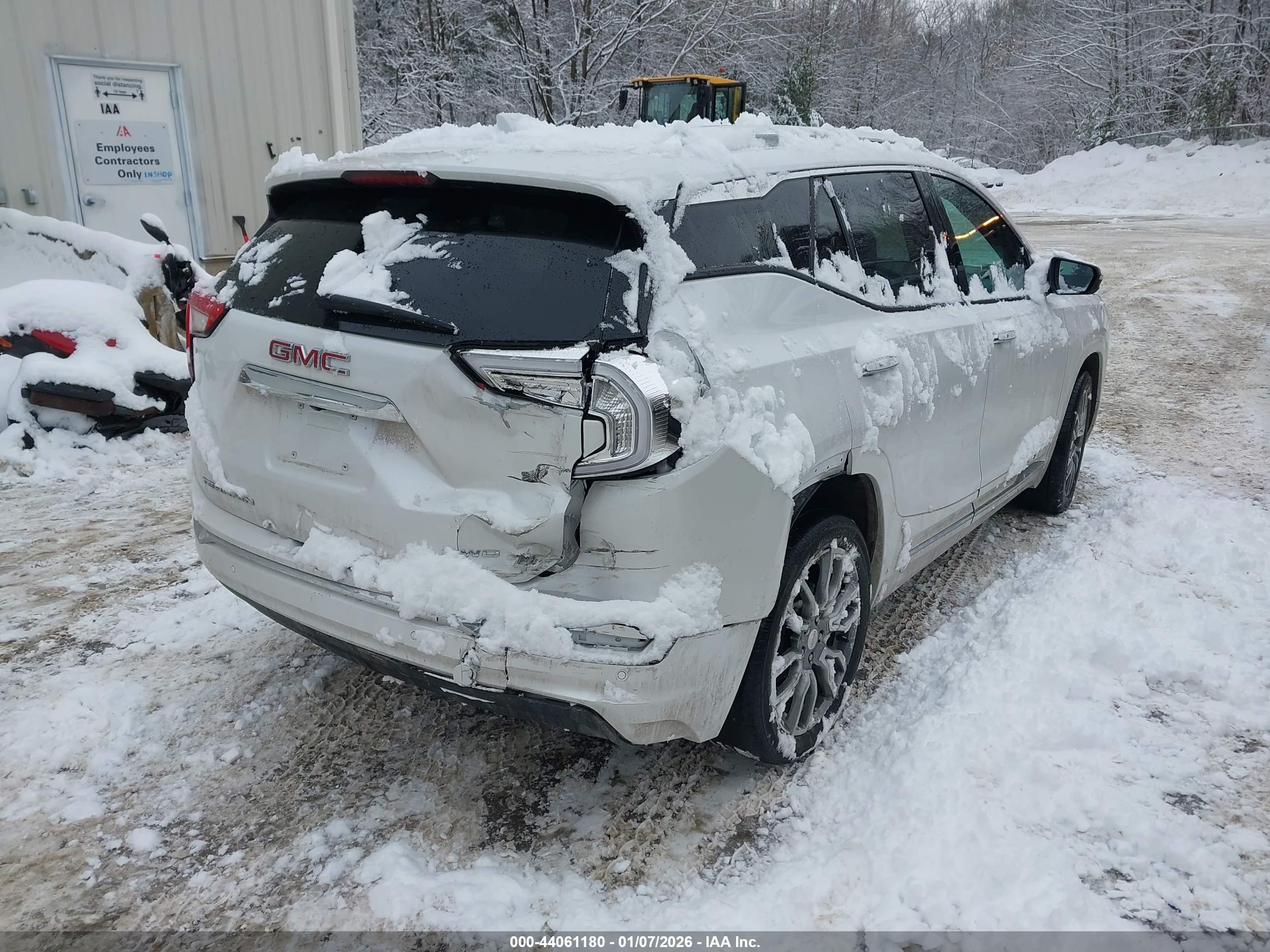 GMC TERRAIN image 4