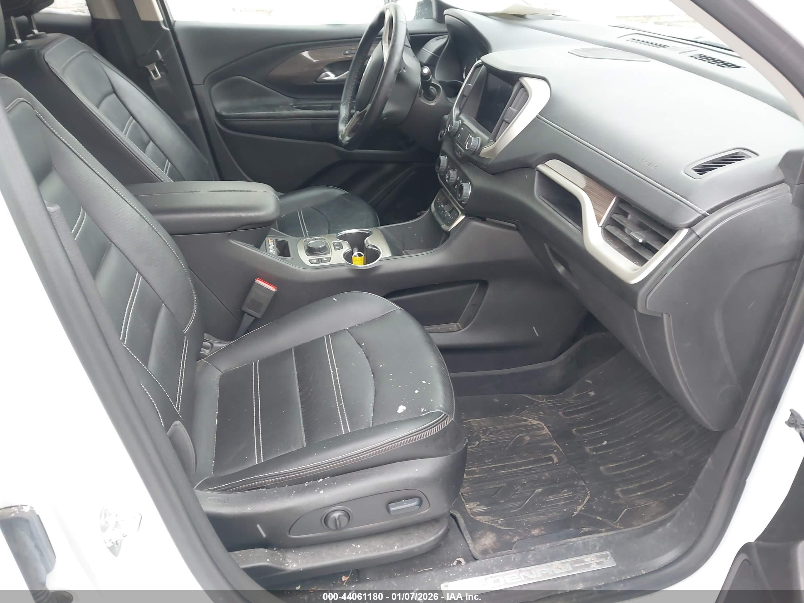 GMC TERRAIN image 5