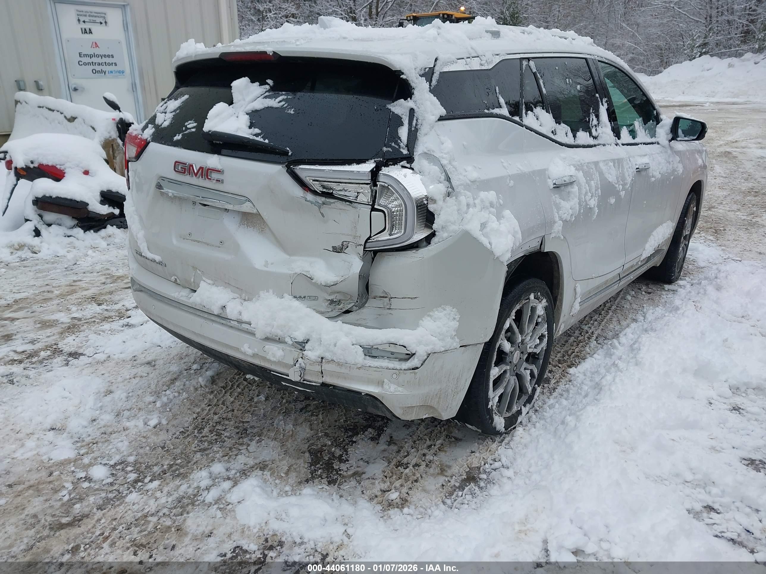 GMC TERRAIN image 6