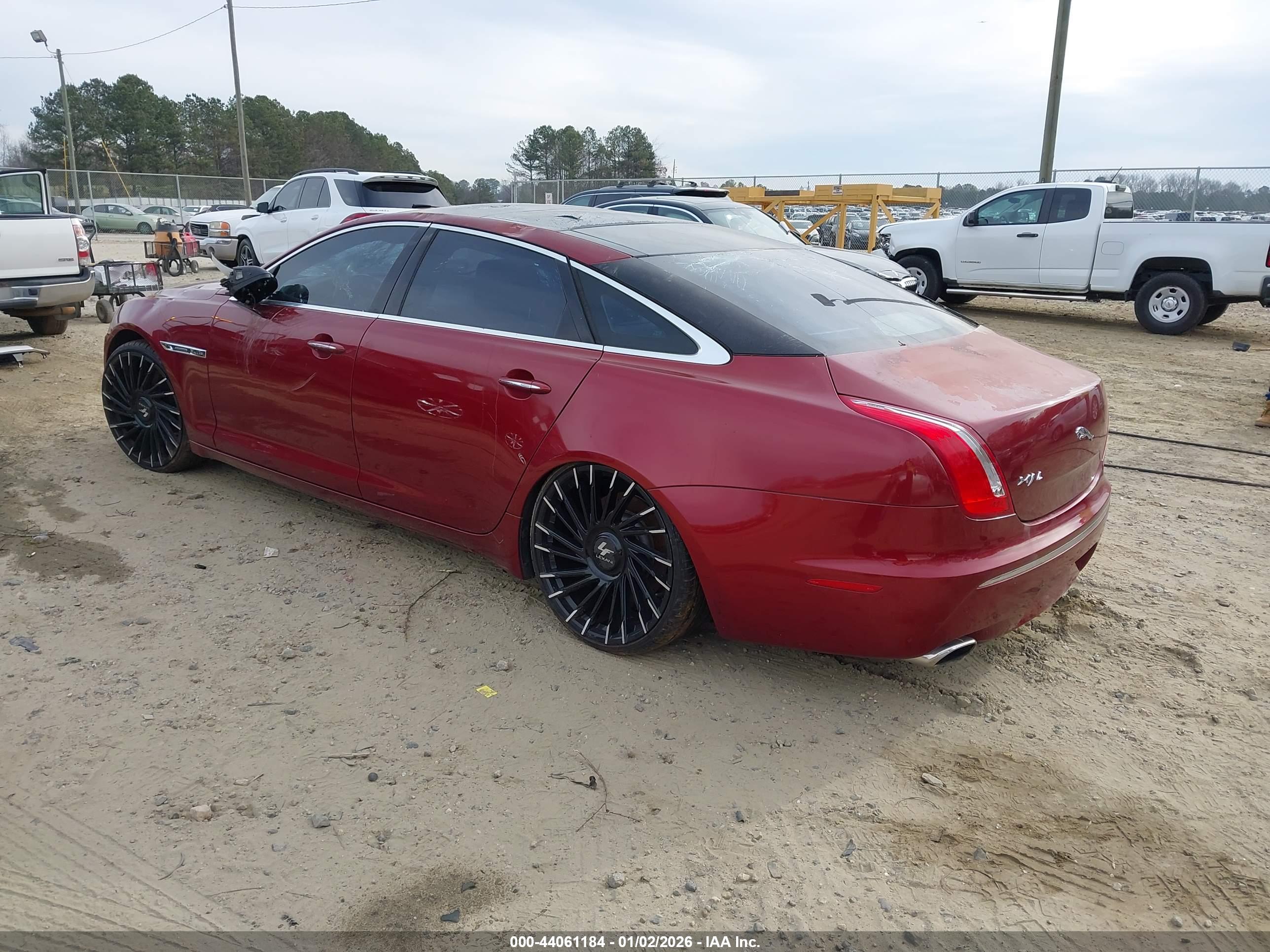 JAGUAR XJ image 3