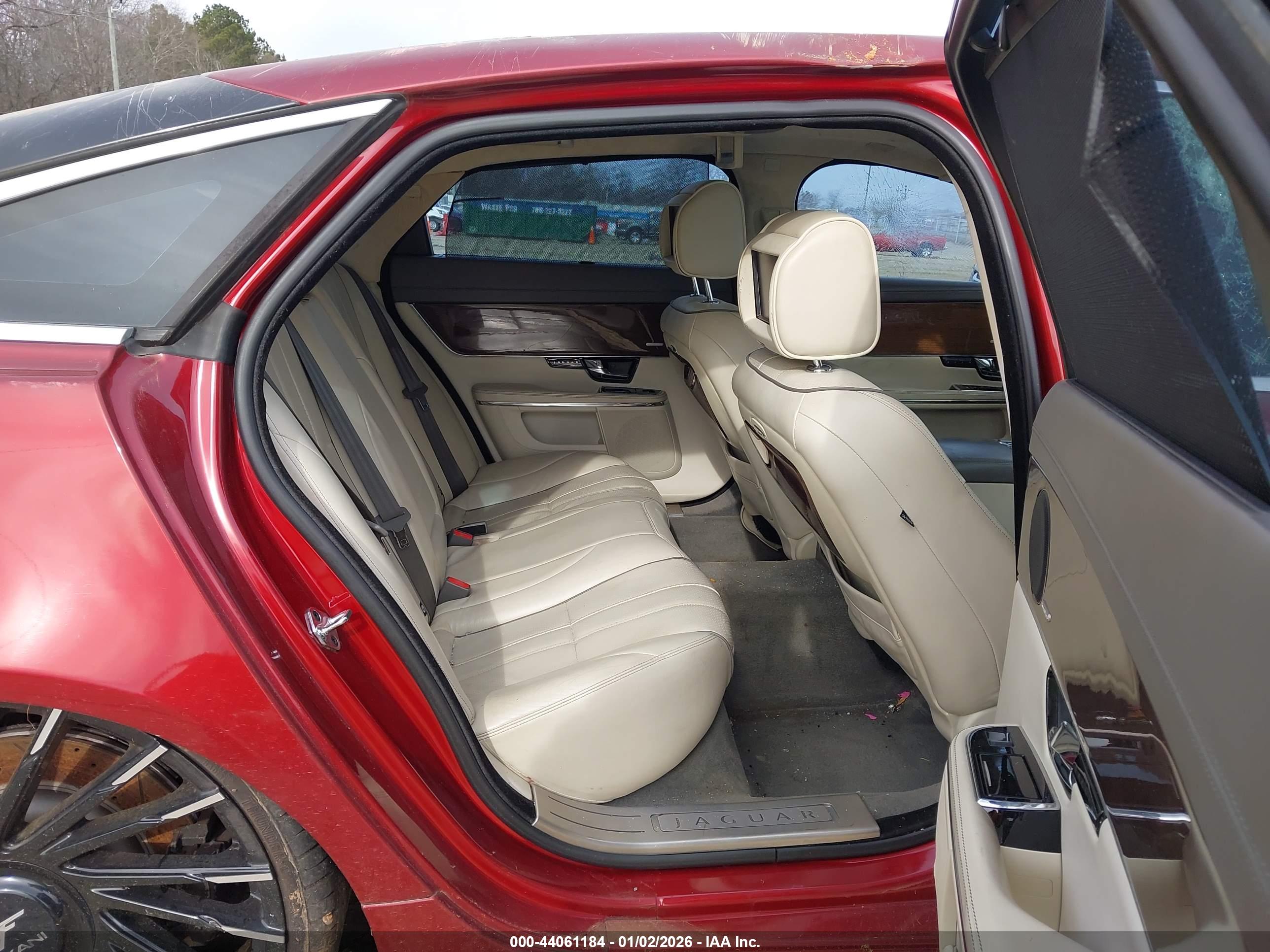 JAGUAR XJ image 8