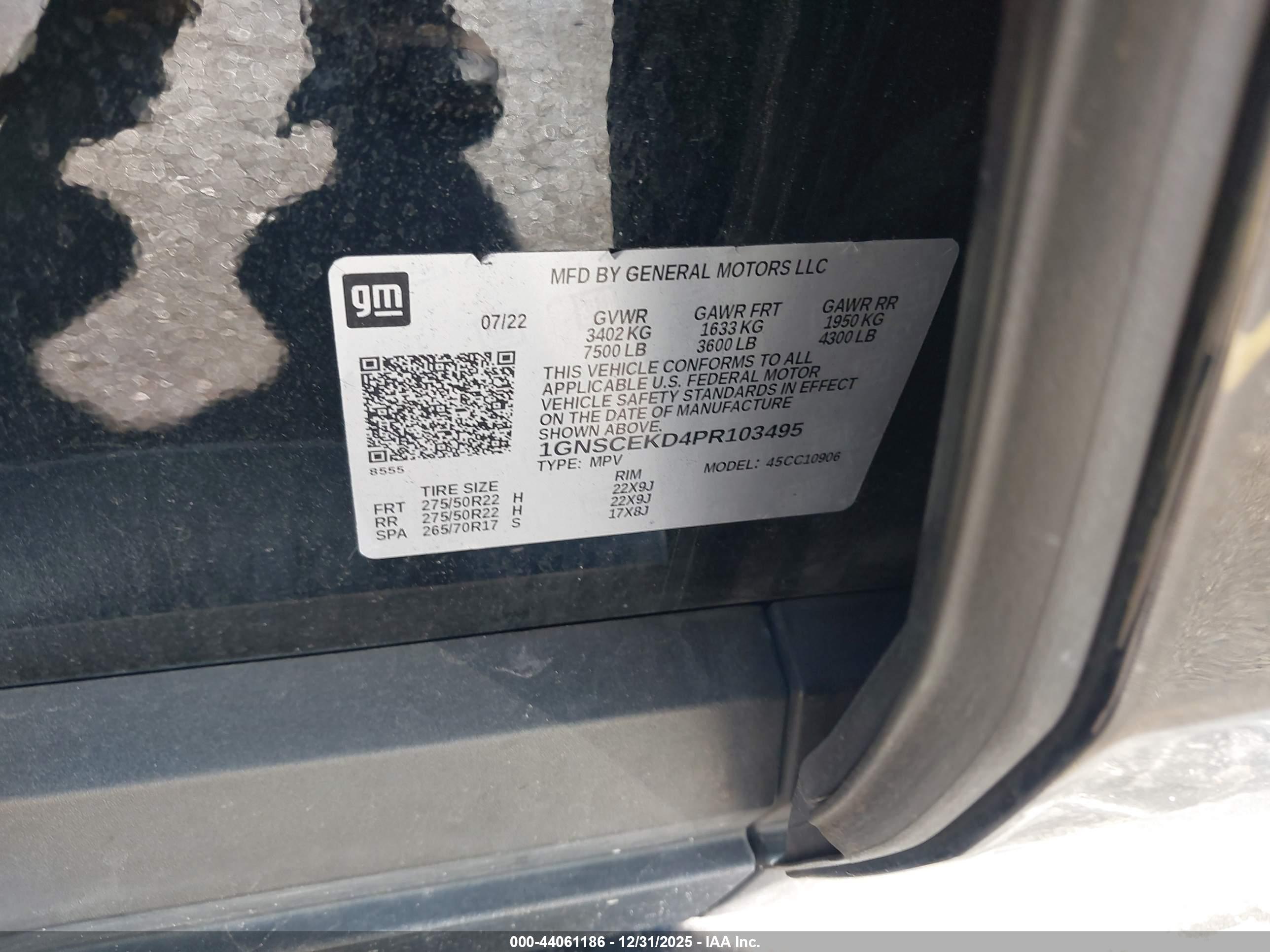 CHEVROLET SUBURBAN image 9