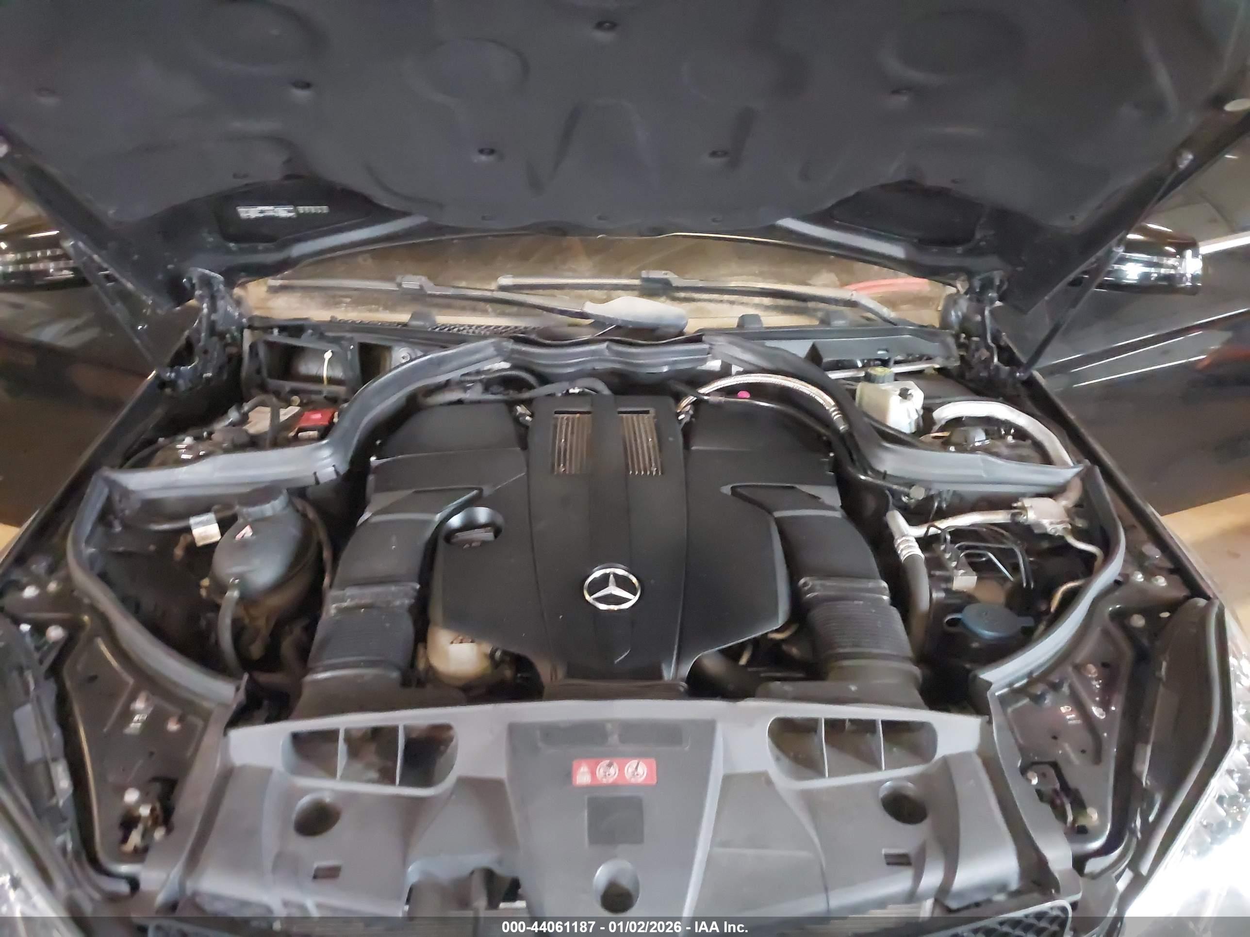 MERCEDES-BENZ E image 10