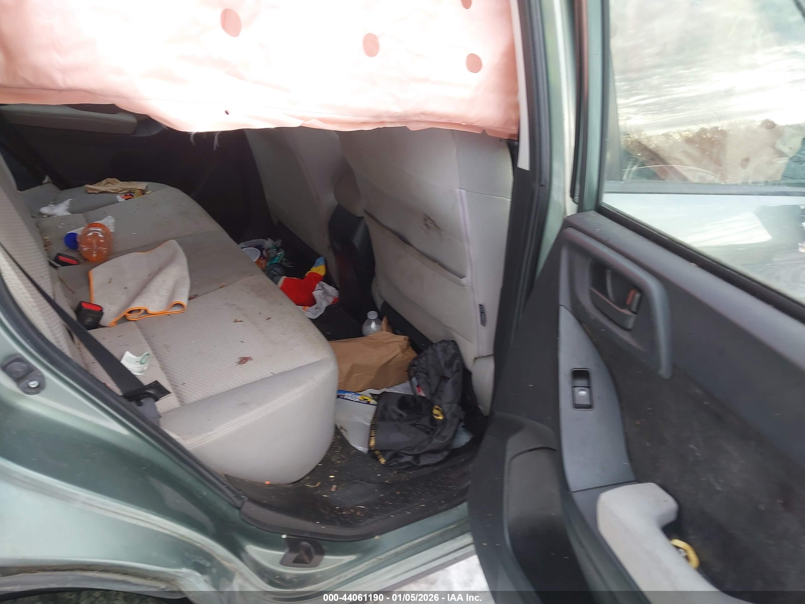 SUBARU FORESTER image 8