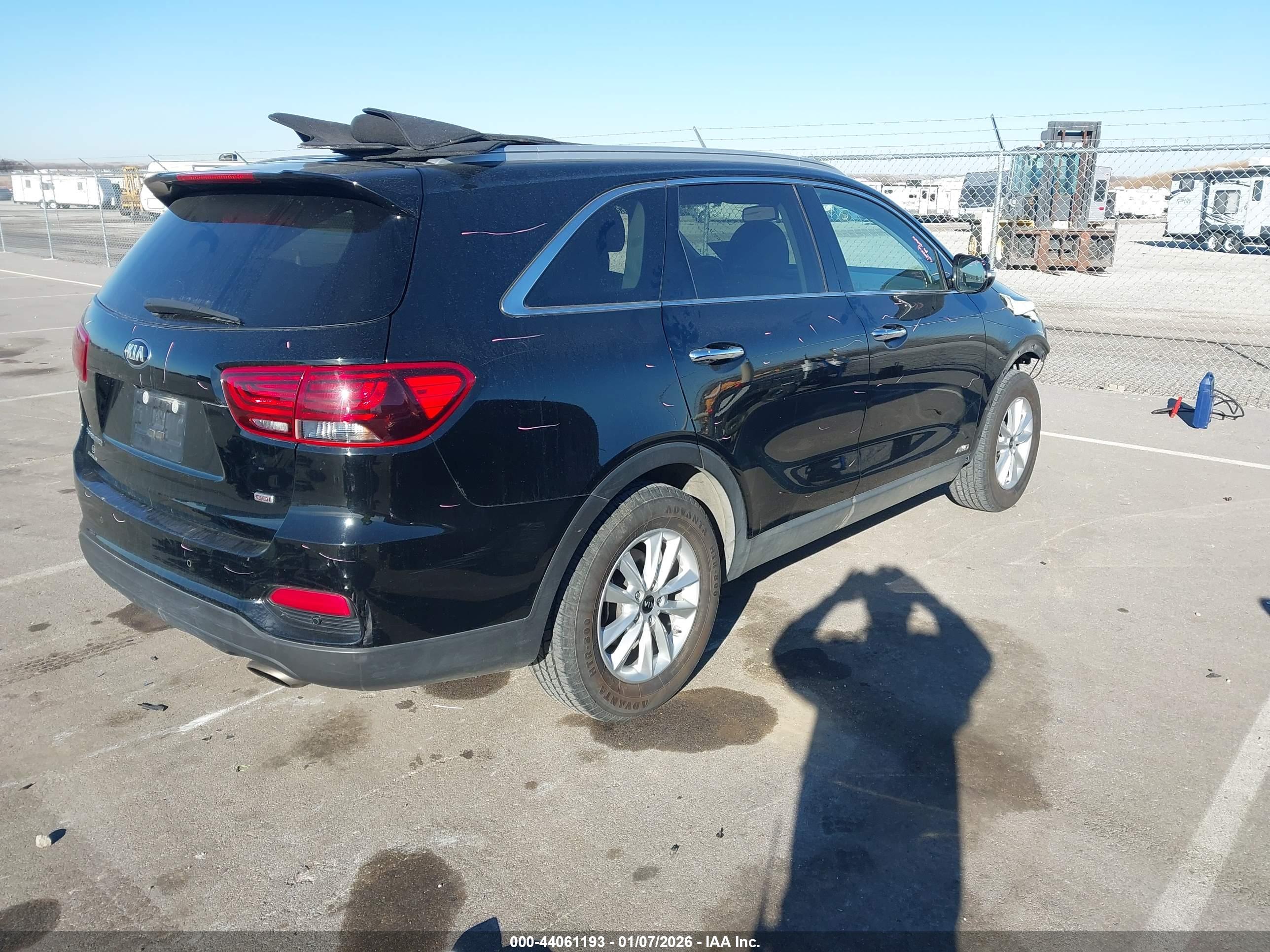 KIA SORENTO image 4