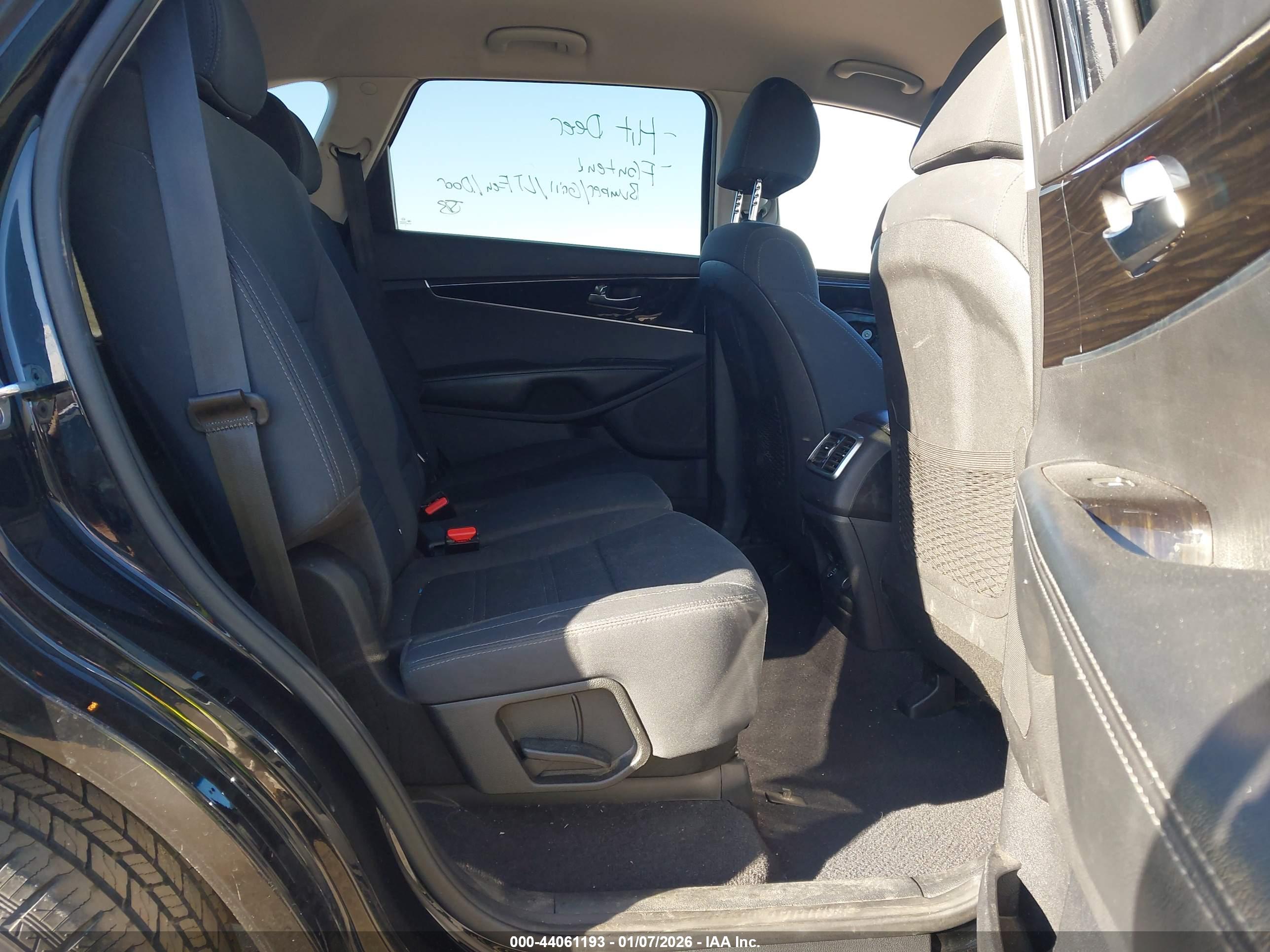 KIA SORENTO image 8