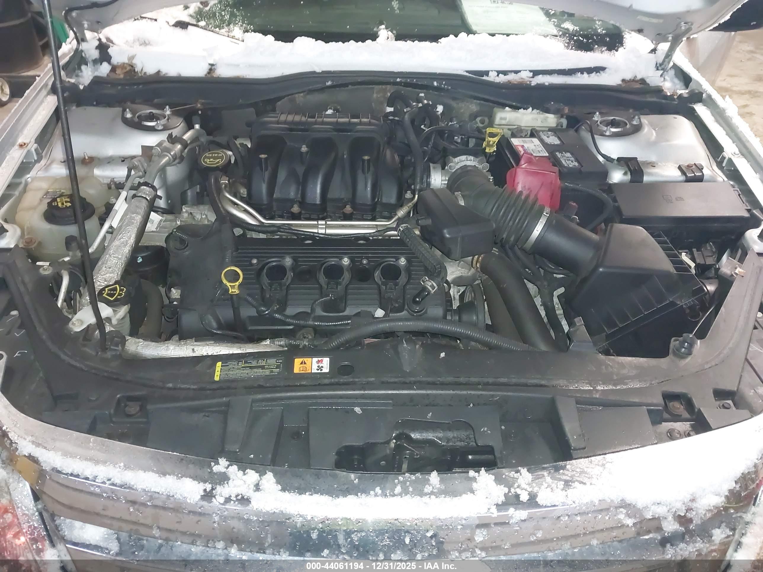 FORD FUSION image 10