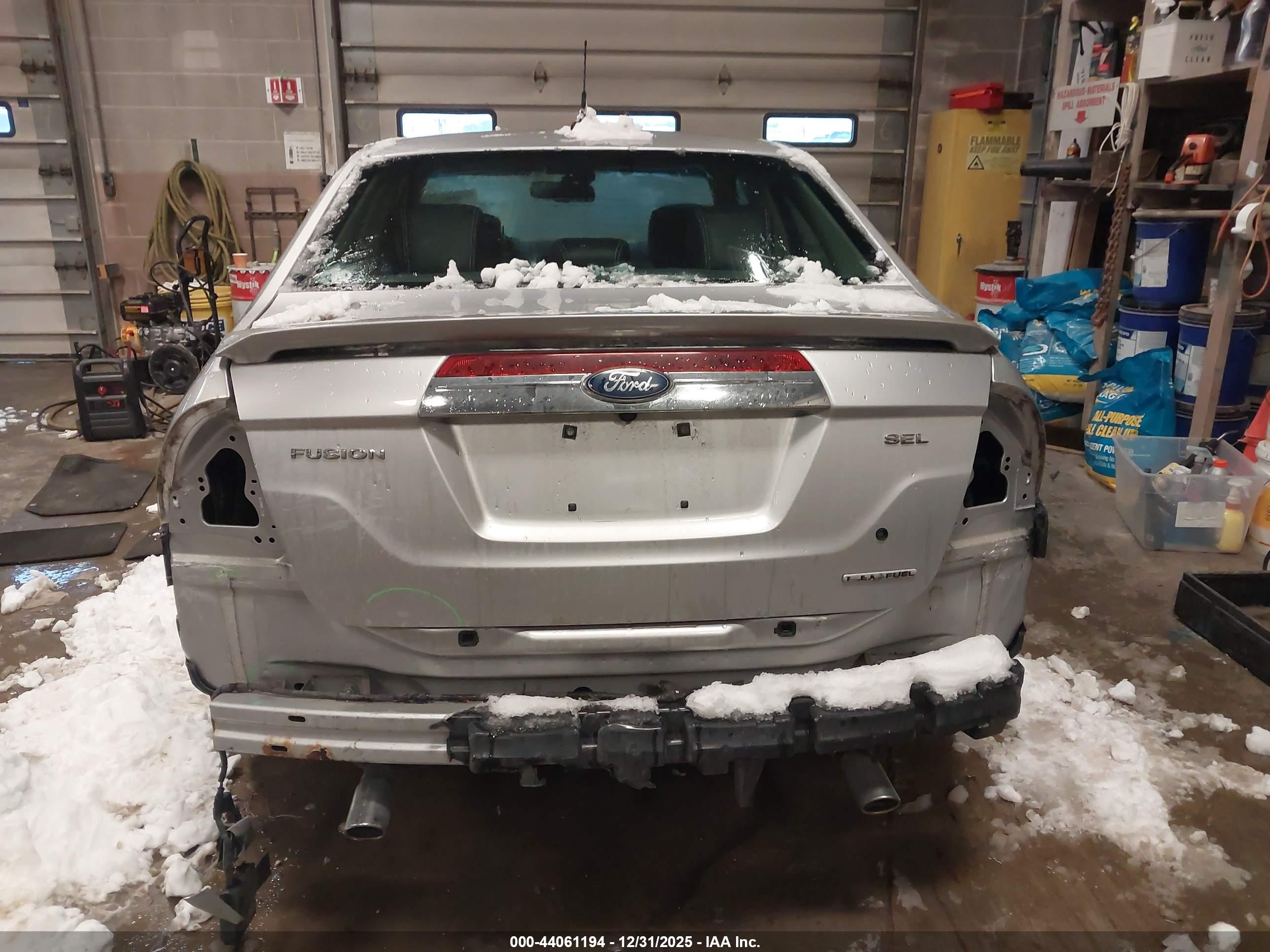 FORD FUSION image 6