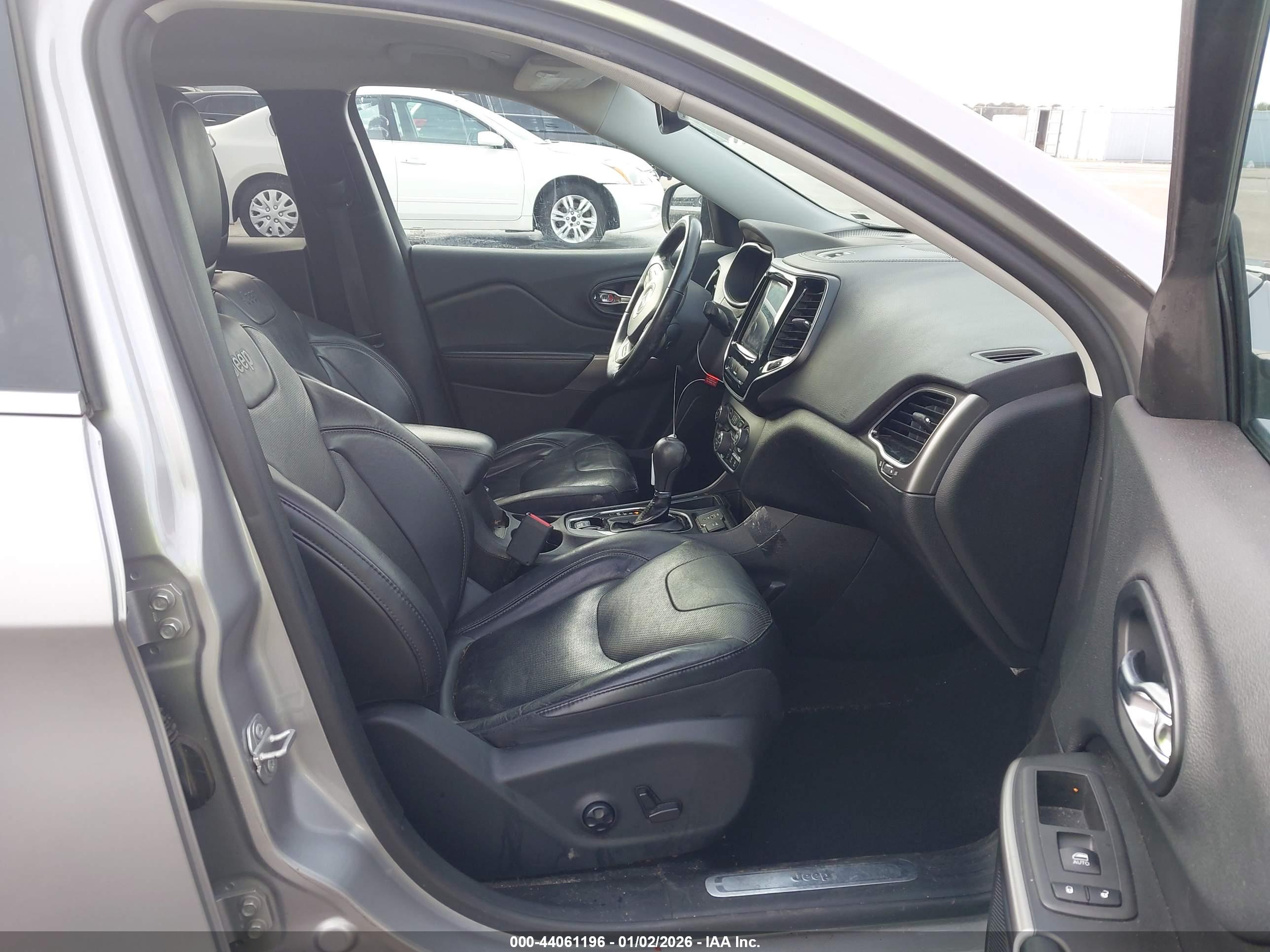 JEEP CHEROKEE image 5
