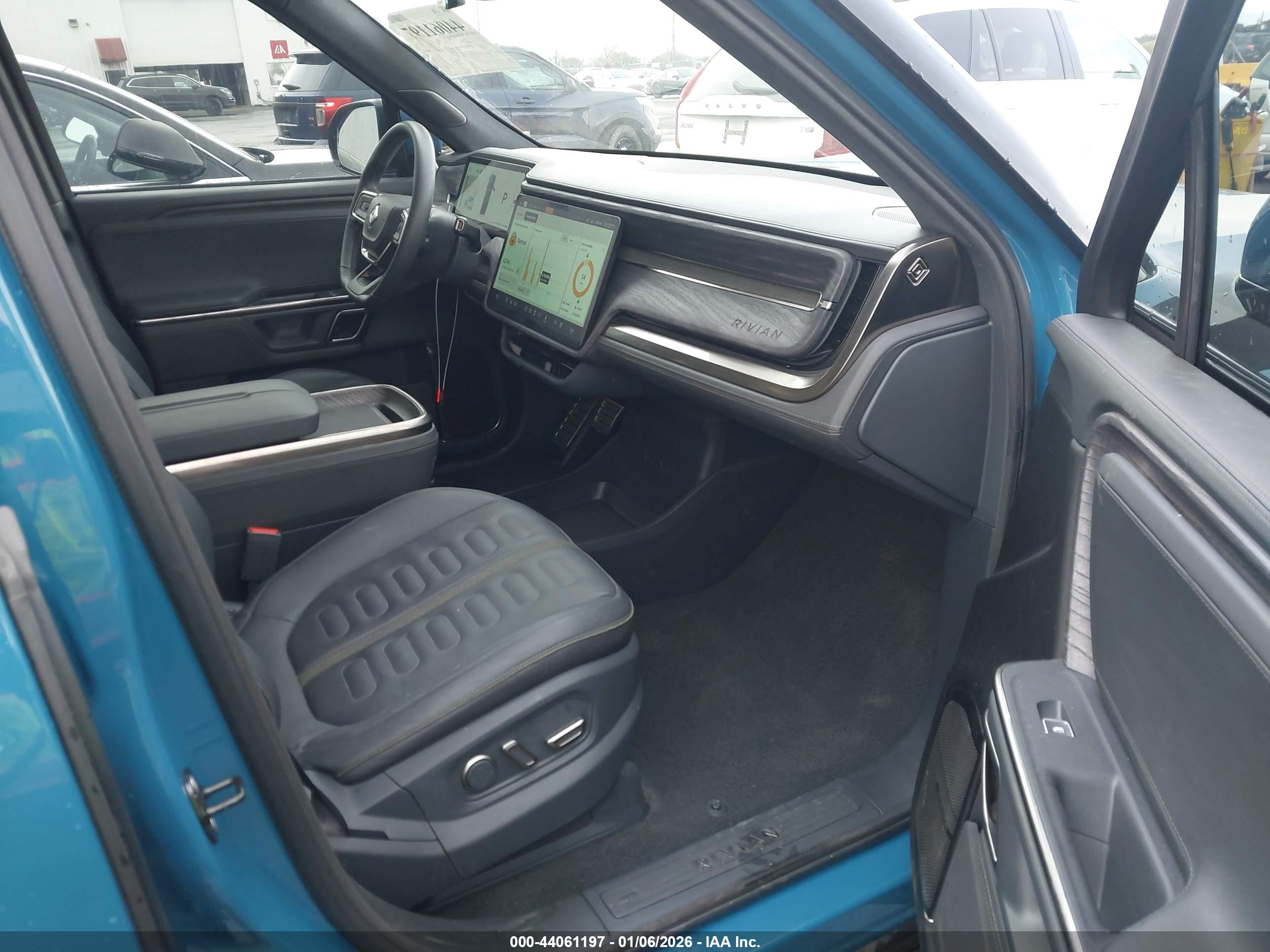 RIVIAN R1T image 5