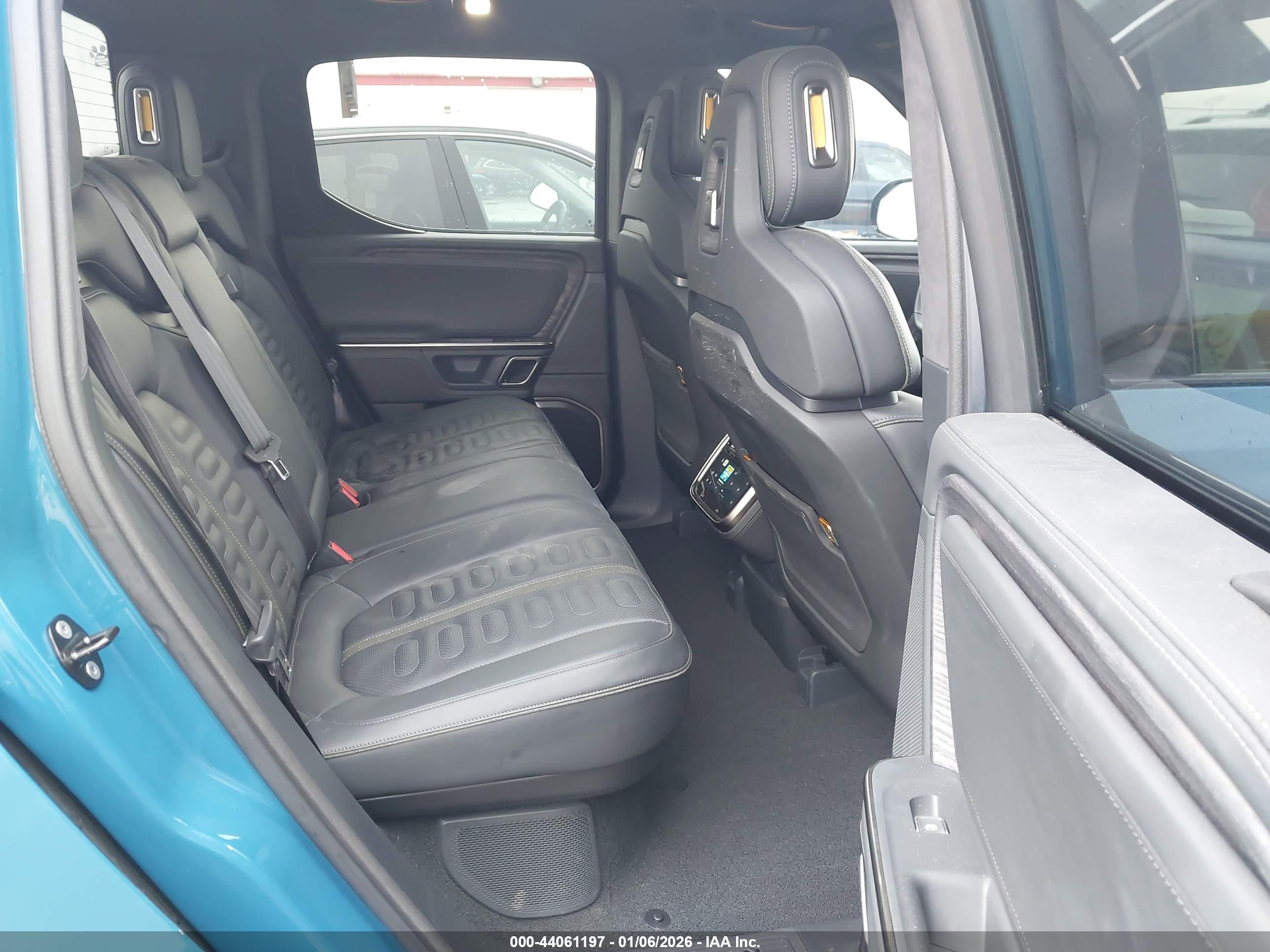 RIVIAN R1T image 8