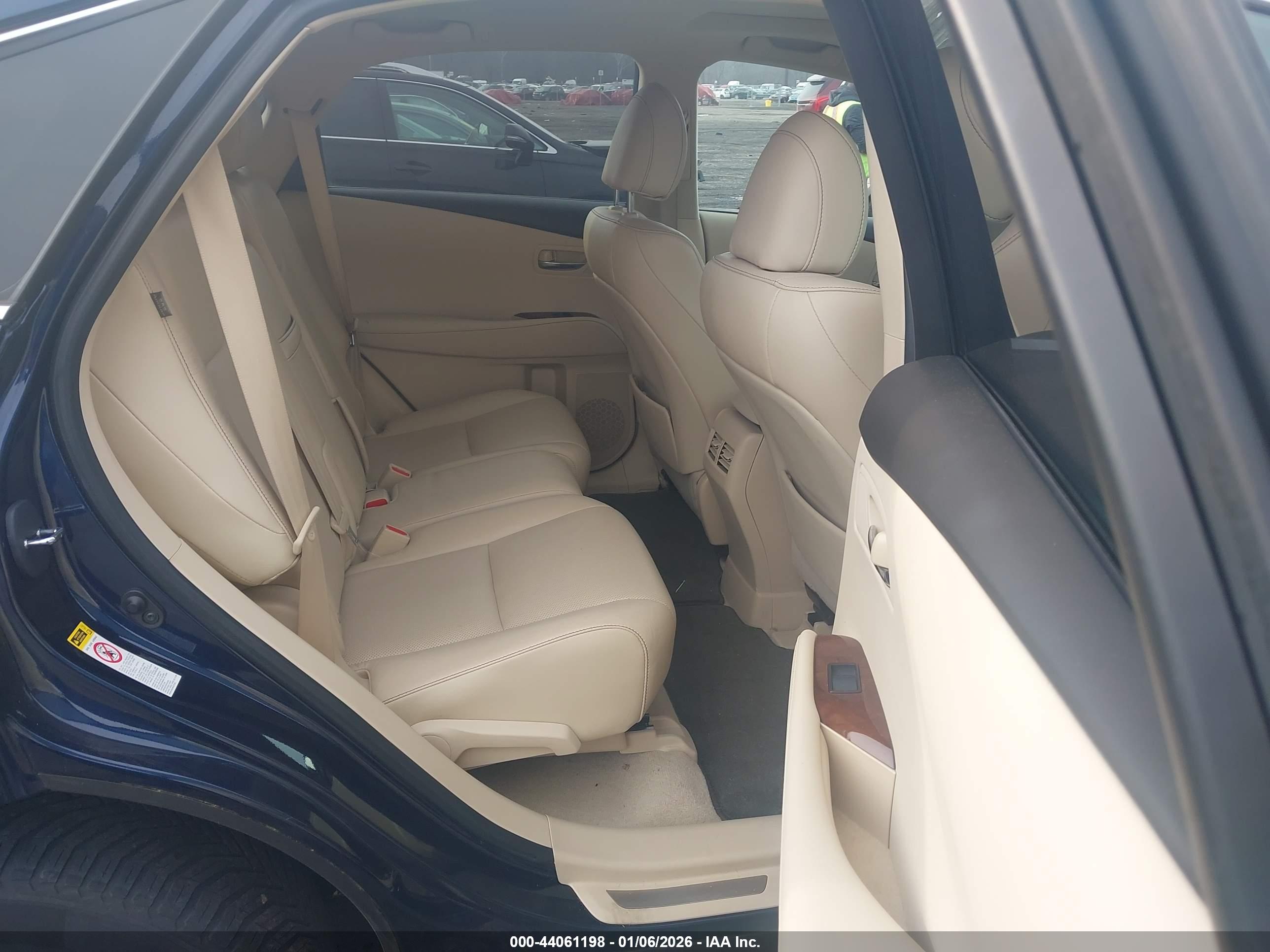 LEXUS RX image 8