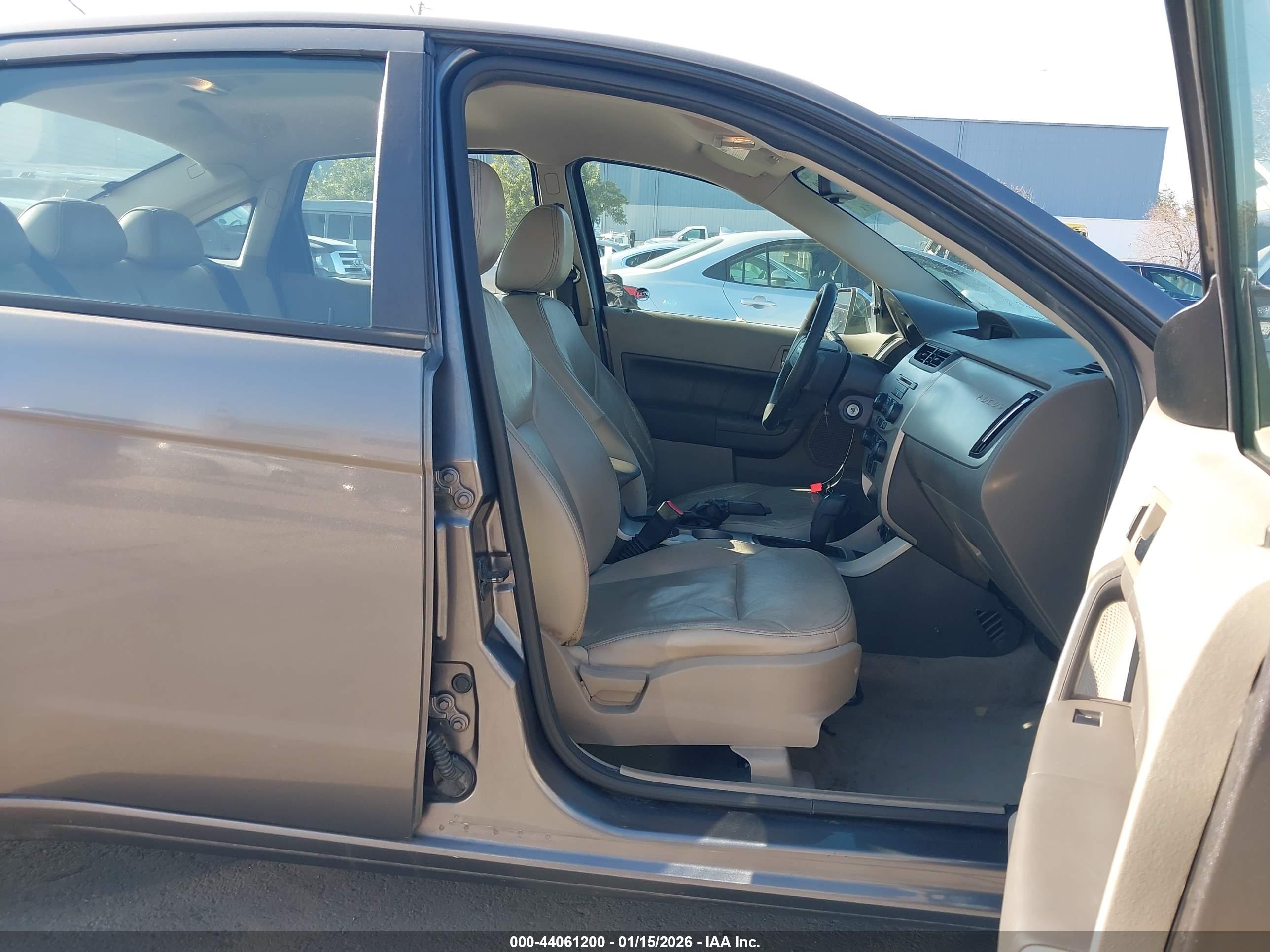 FORD FOCUS image 5