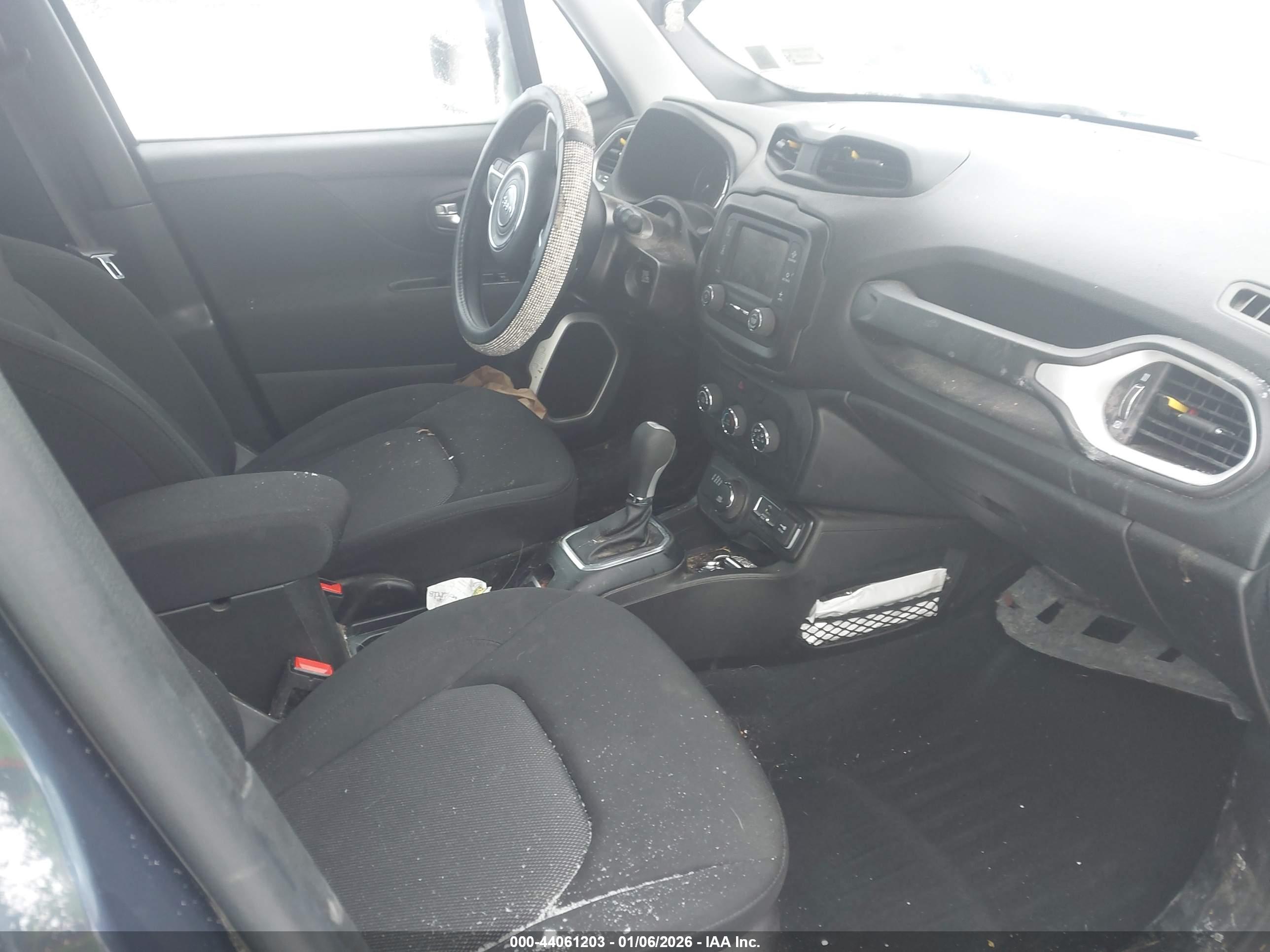 JEEP RENEGADE image 5
