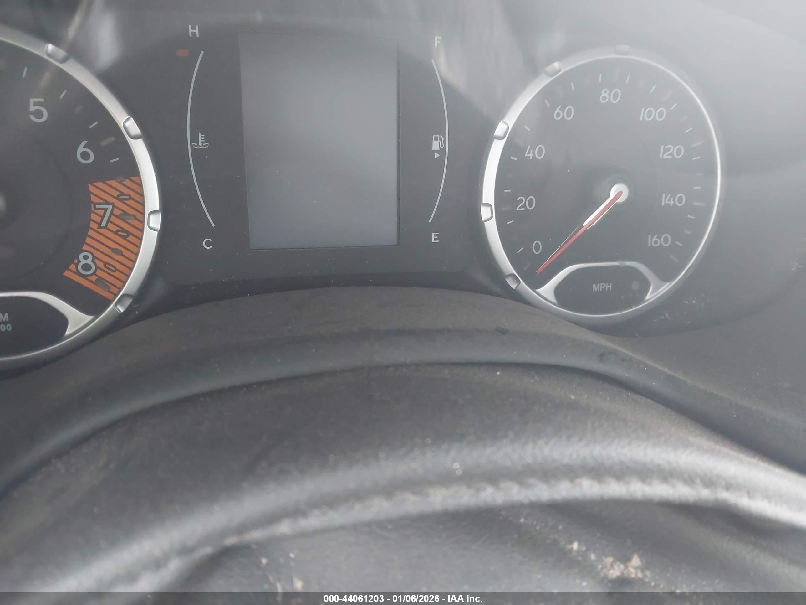 JEEP RENEGADE image 7