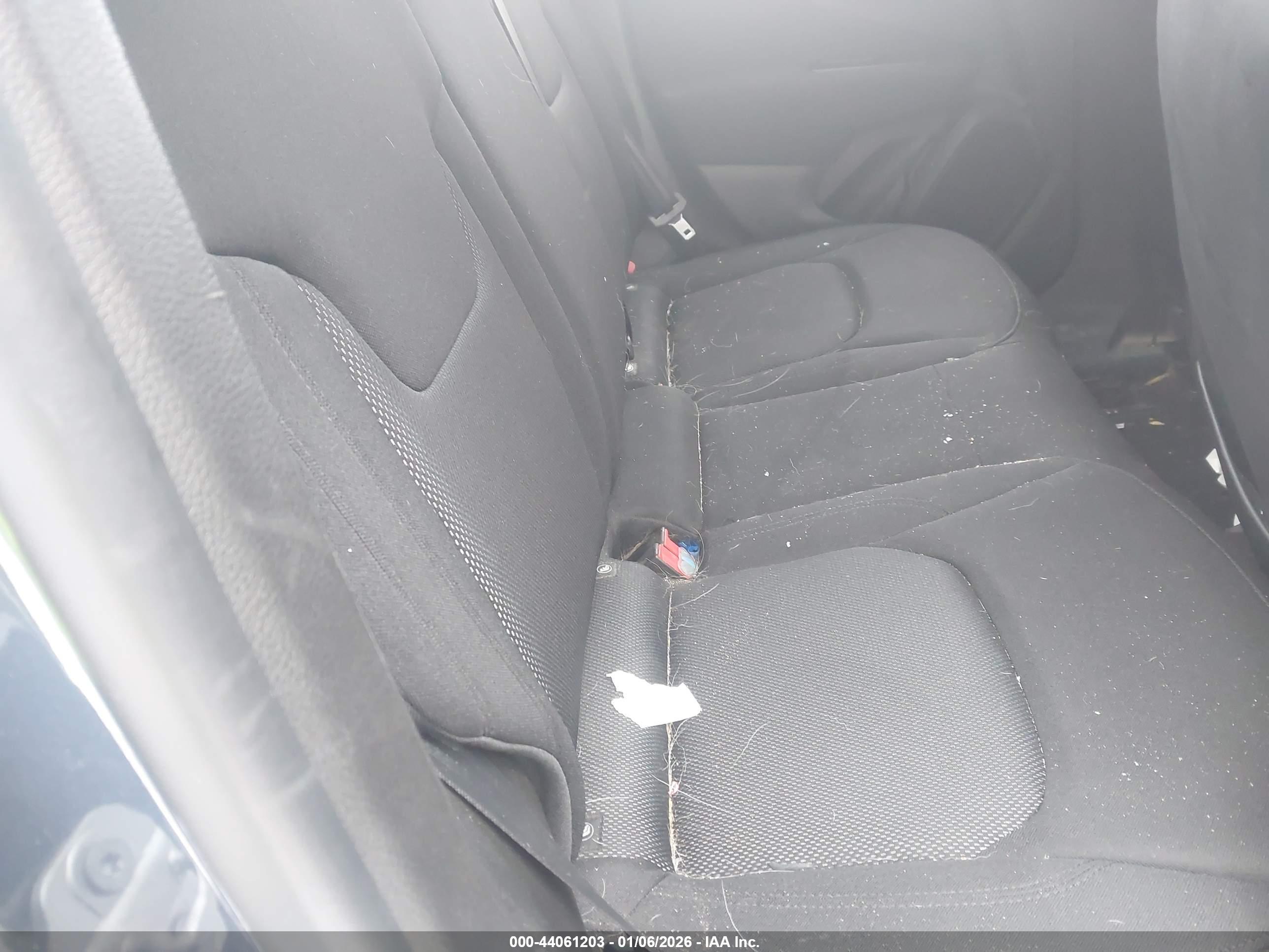 JEEP RENEGADE image 8