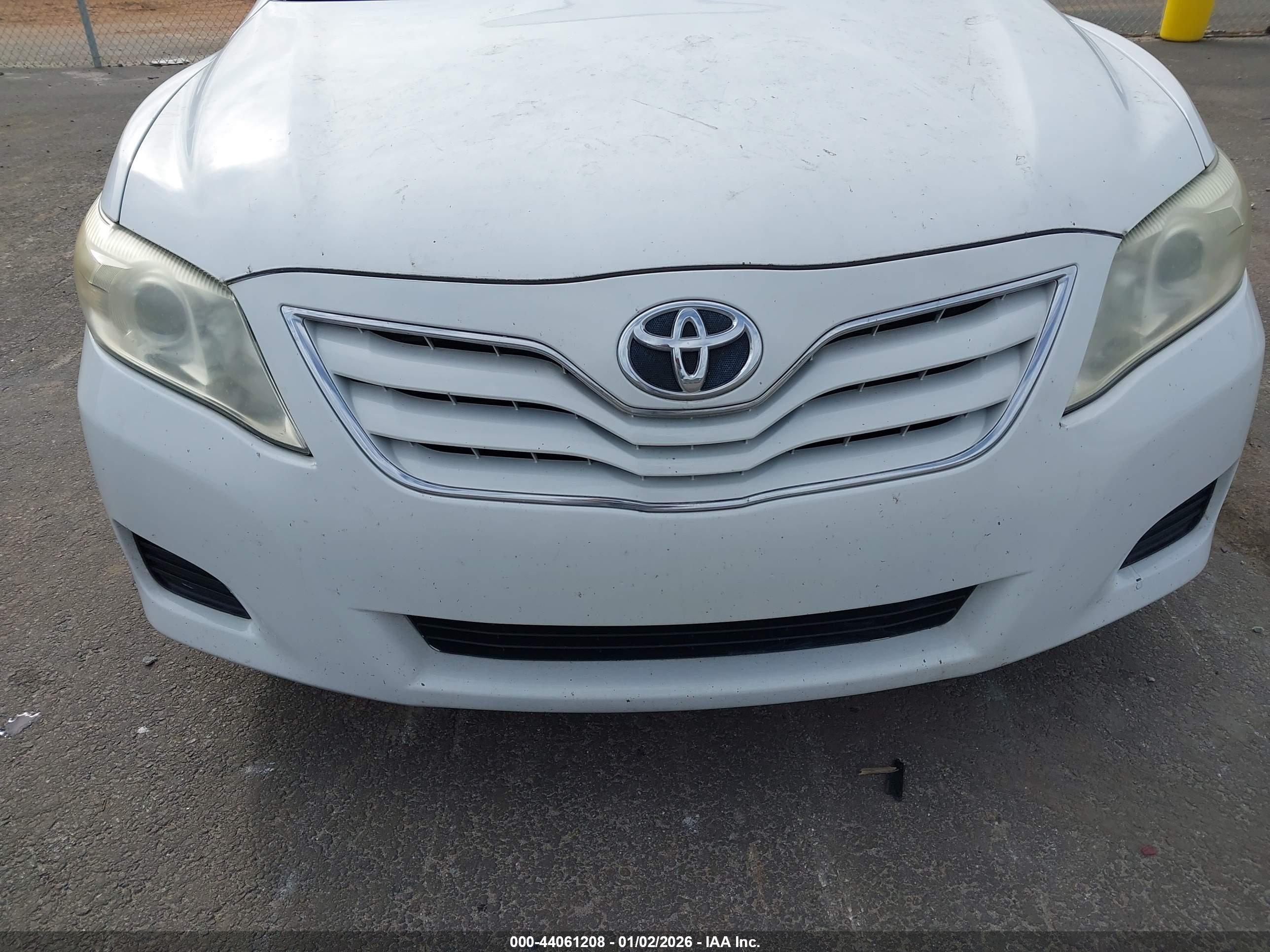 TOYOTA CAMRY image 6