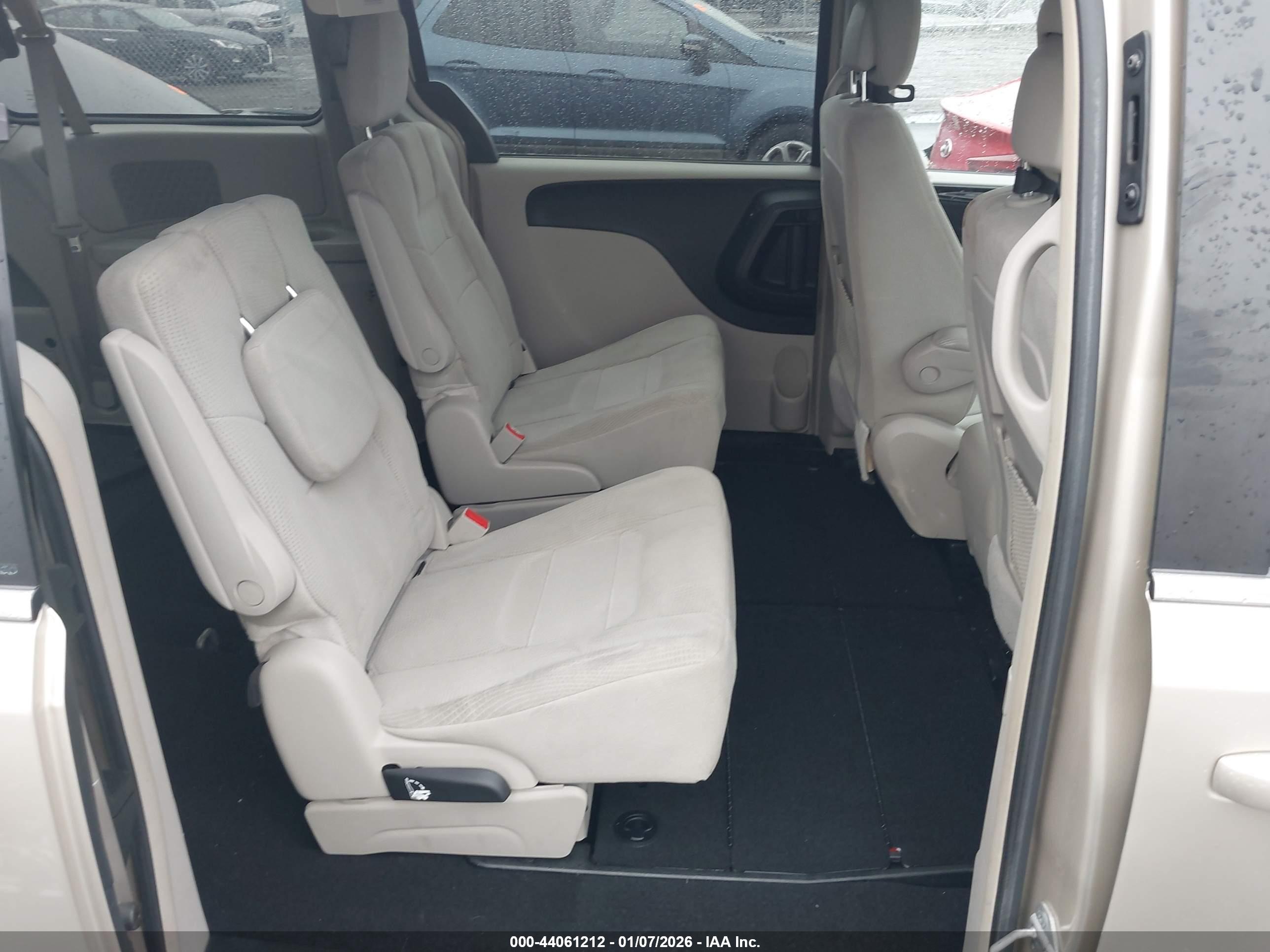 DODGE GRAND image 8