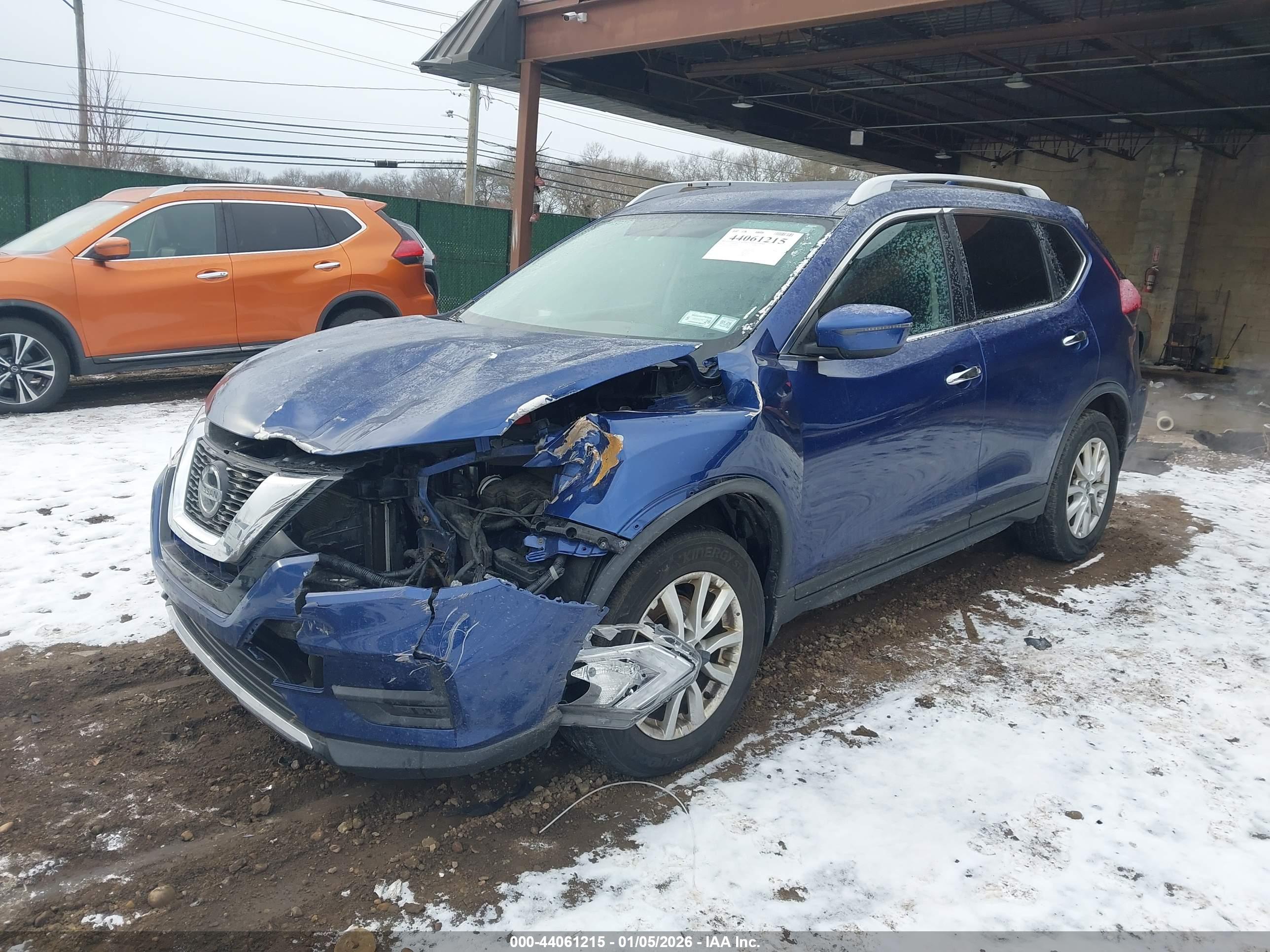 NISSAN ROGUE image 2