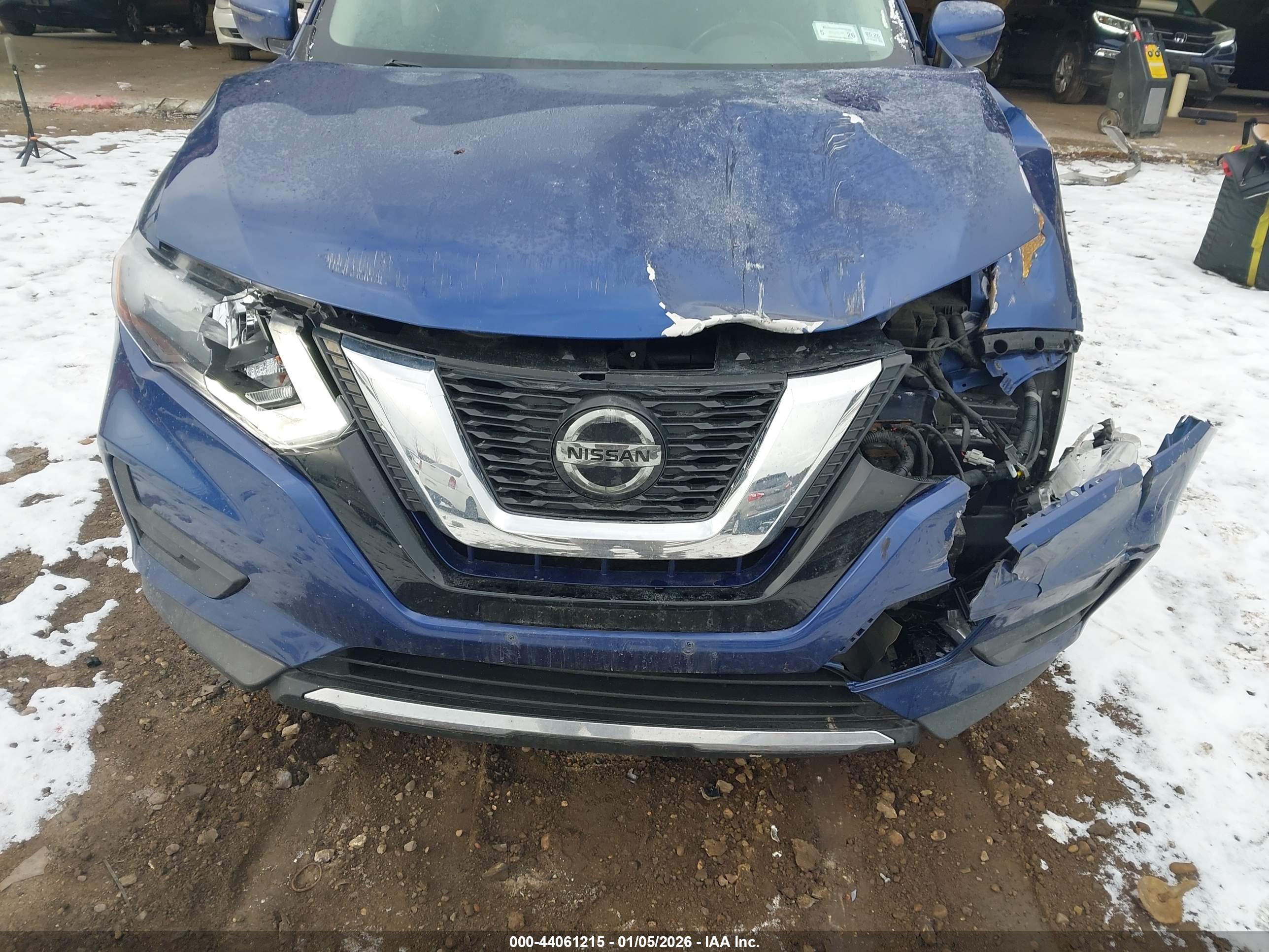 NISSAN ROGUE image 6