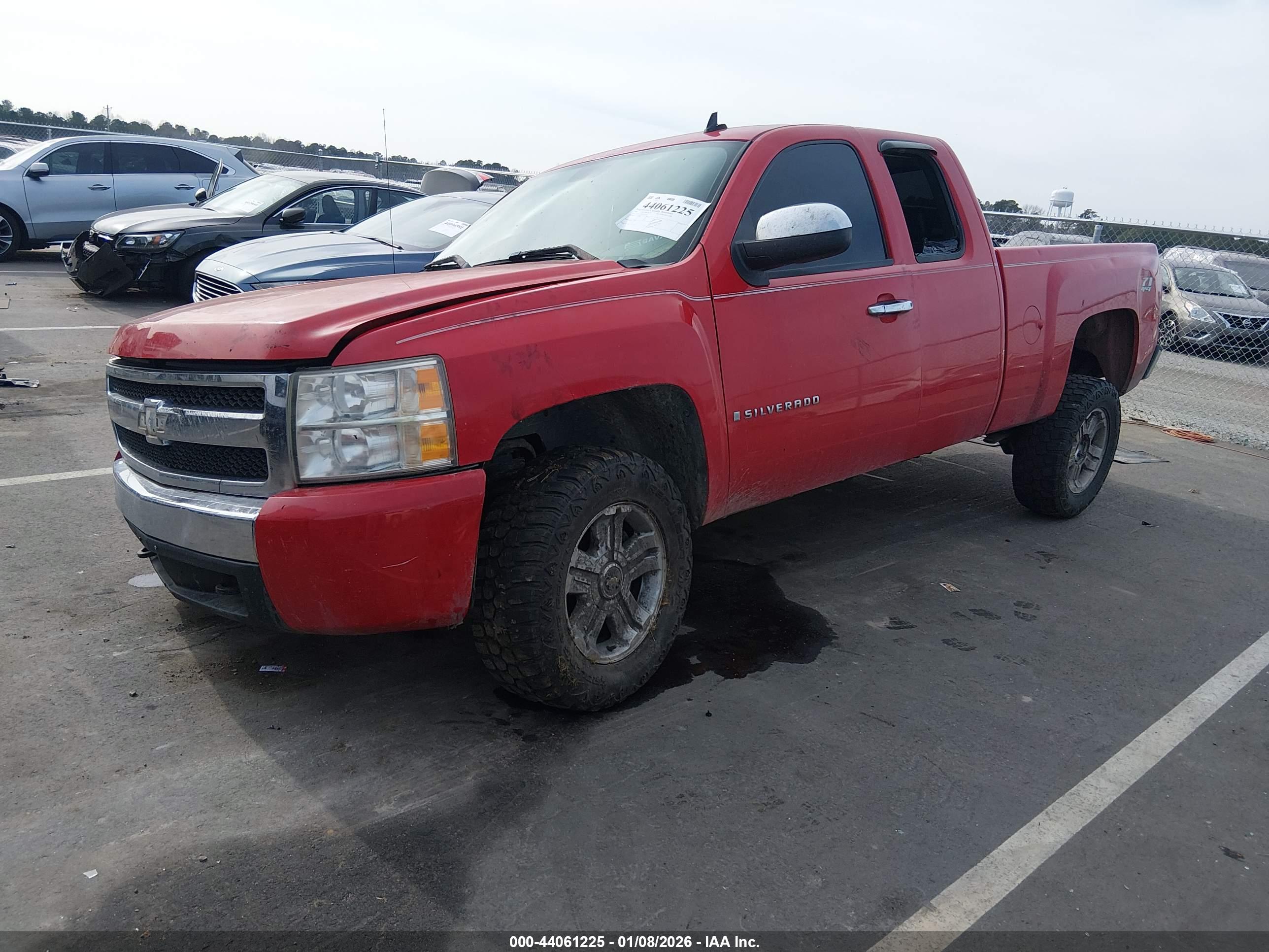 CHEVROLET SILVERADO image 2