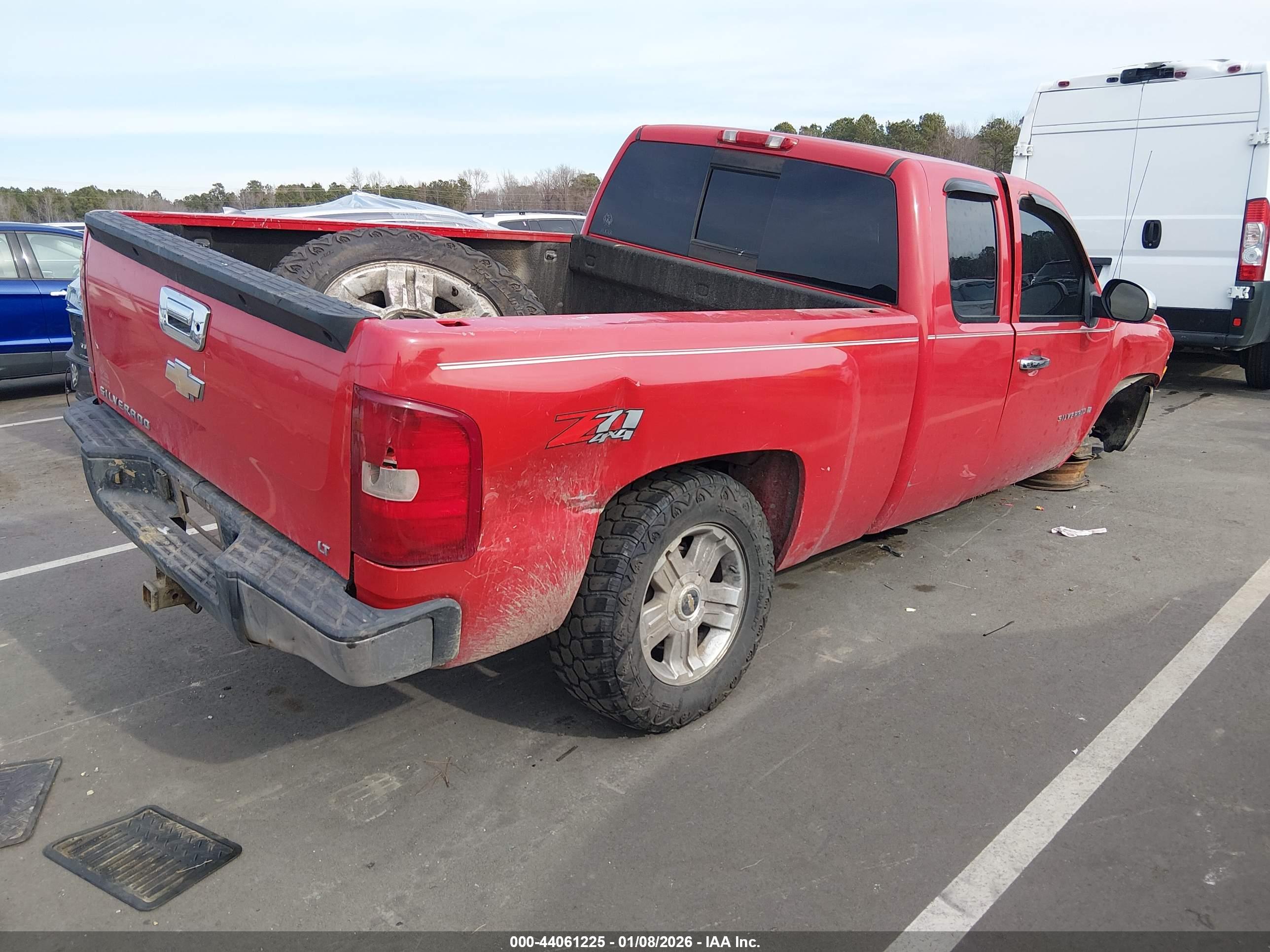 CHEVROLET SILVERADO image 4