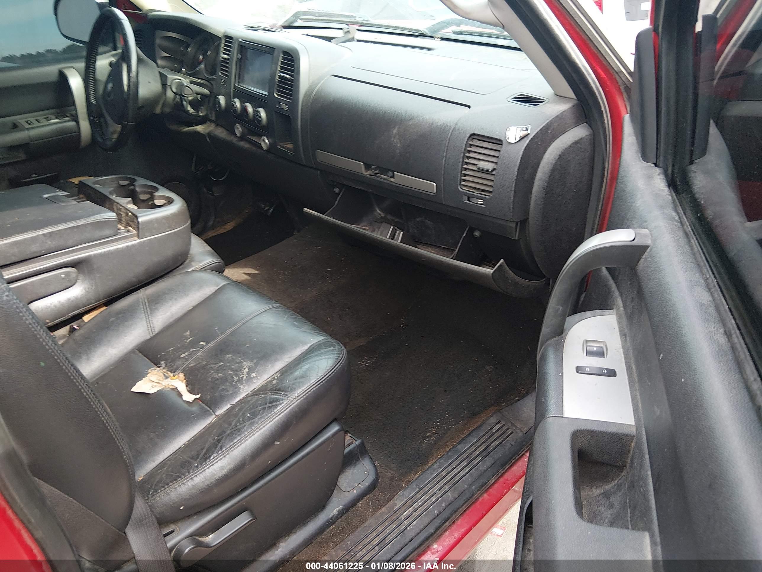 CHEVROLET SILVERADO image 5