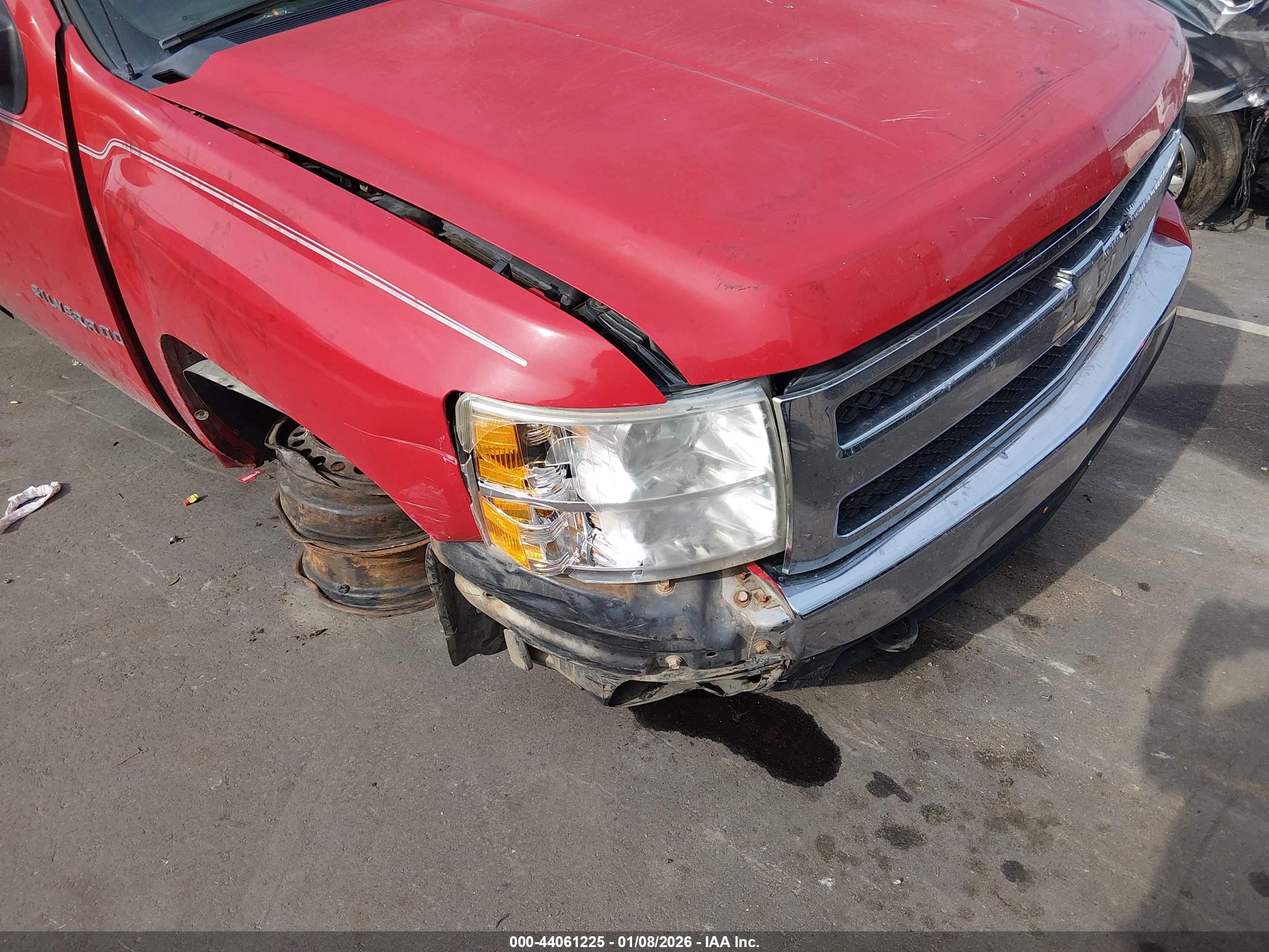 CHEVROLET SILVERADO image 6