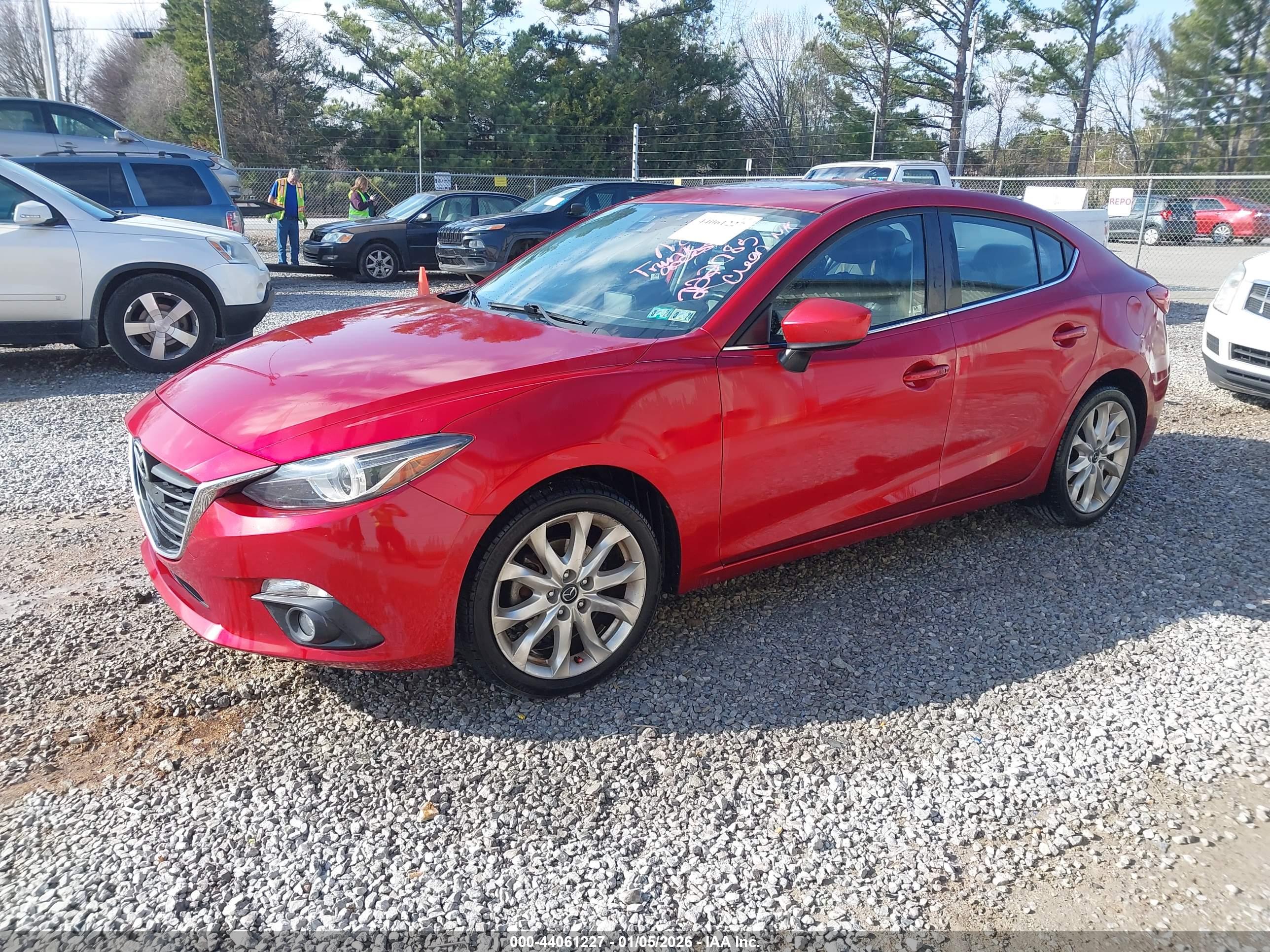 MAZDA MAZDA3 image 2