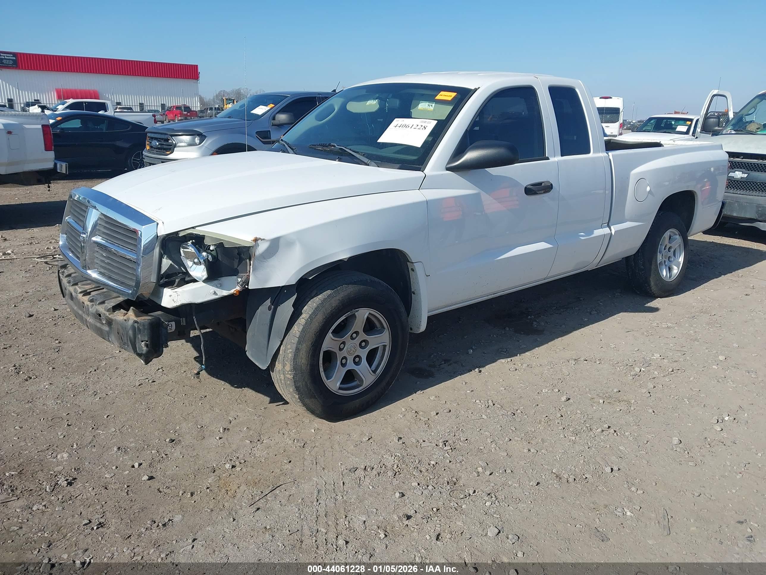 DODGE DAKOTA image 2