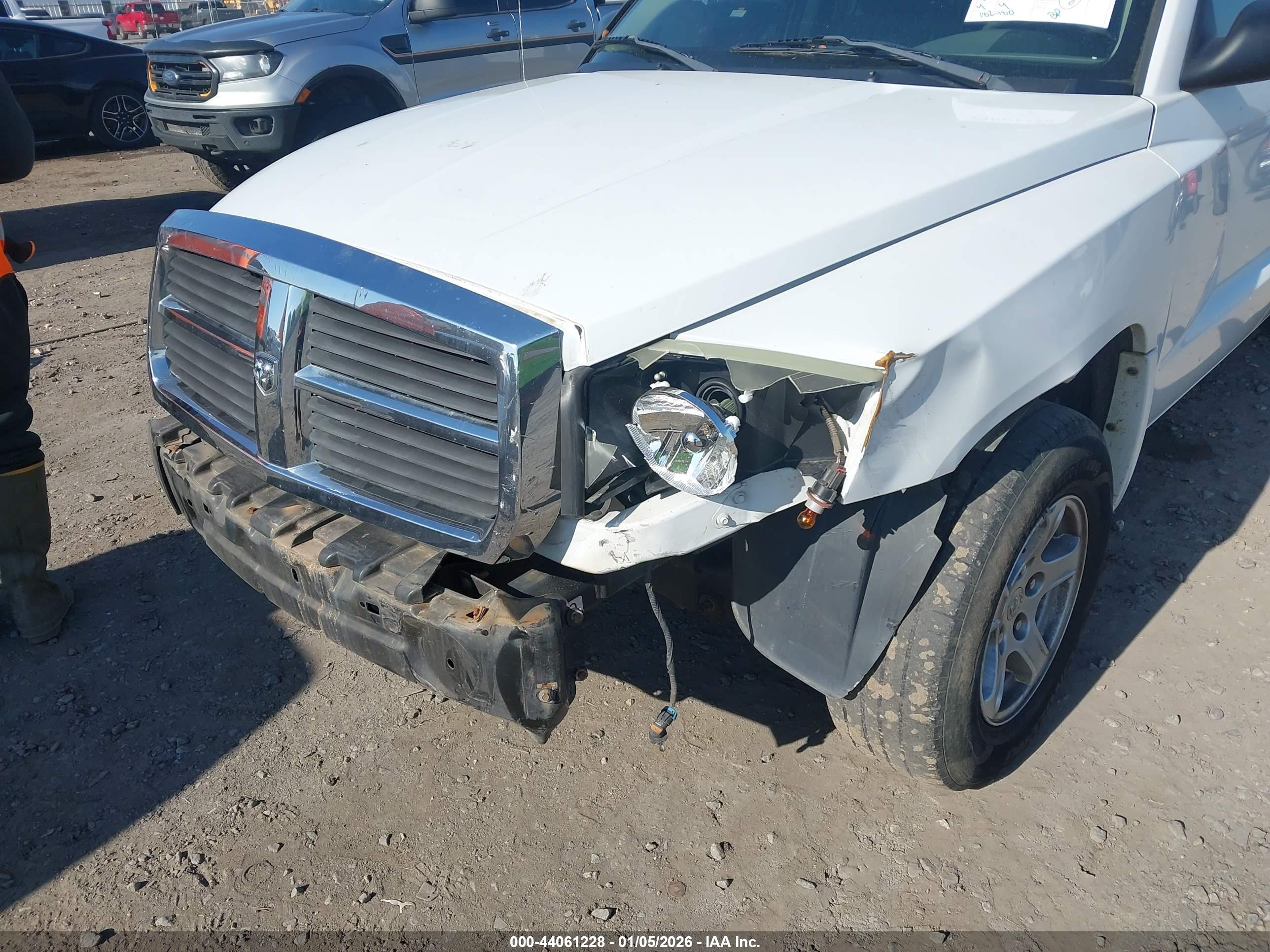 DODGE DAKOTA image 6