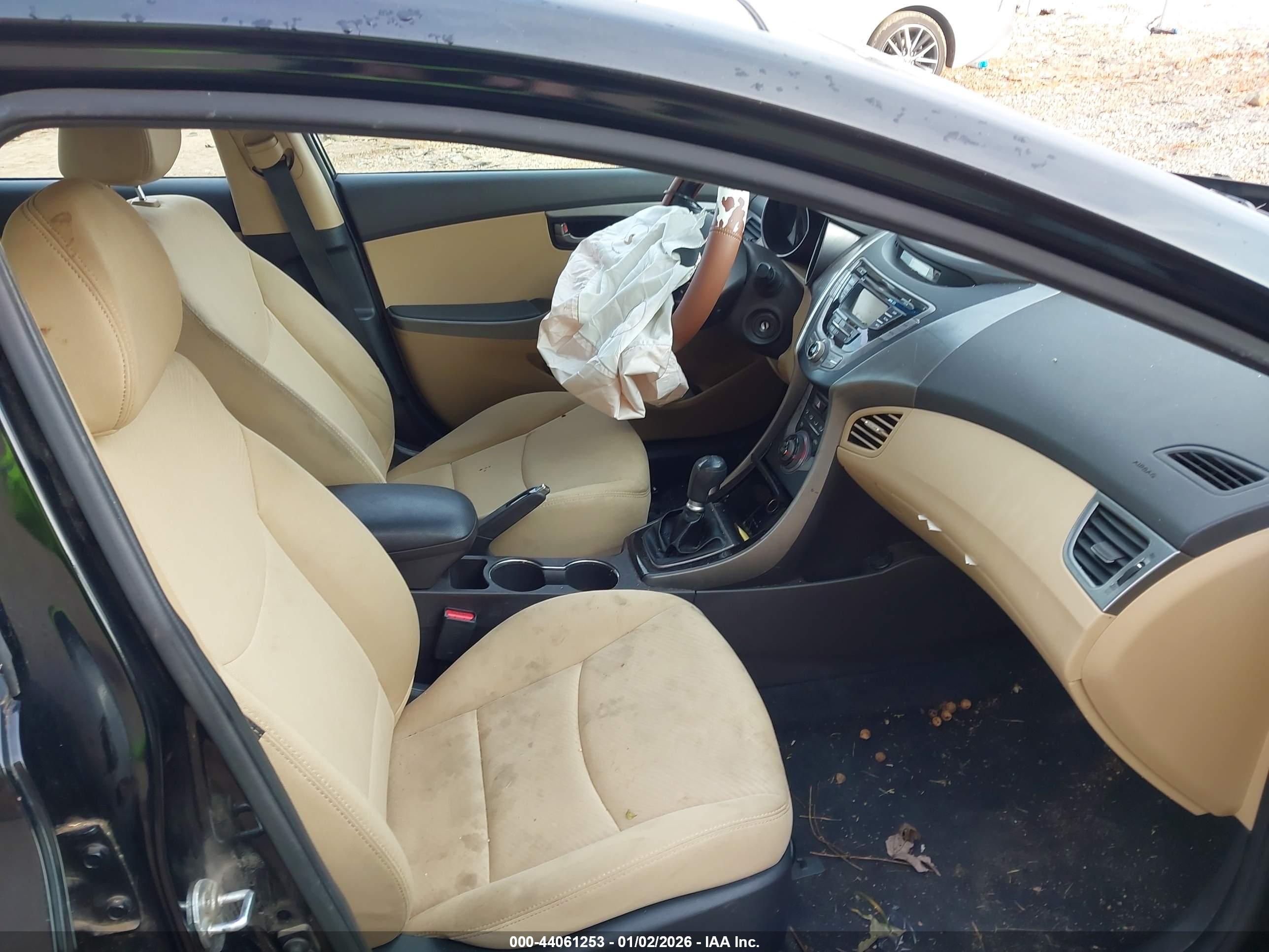 HYUNDAI ELANTRA image 5