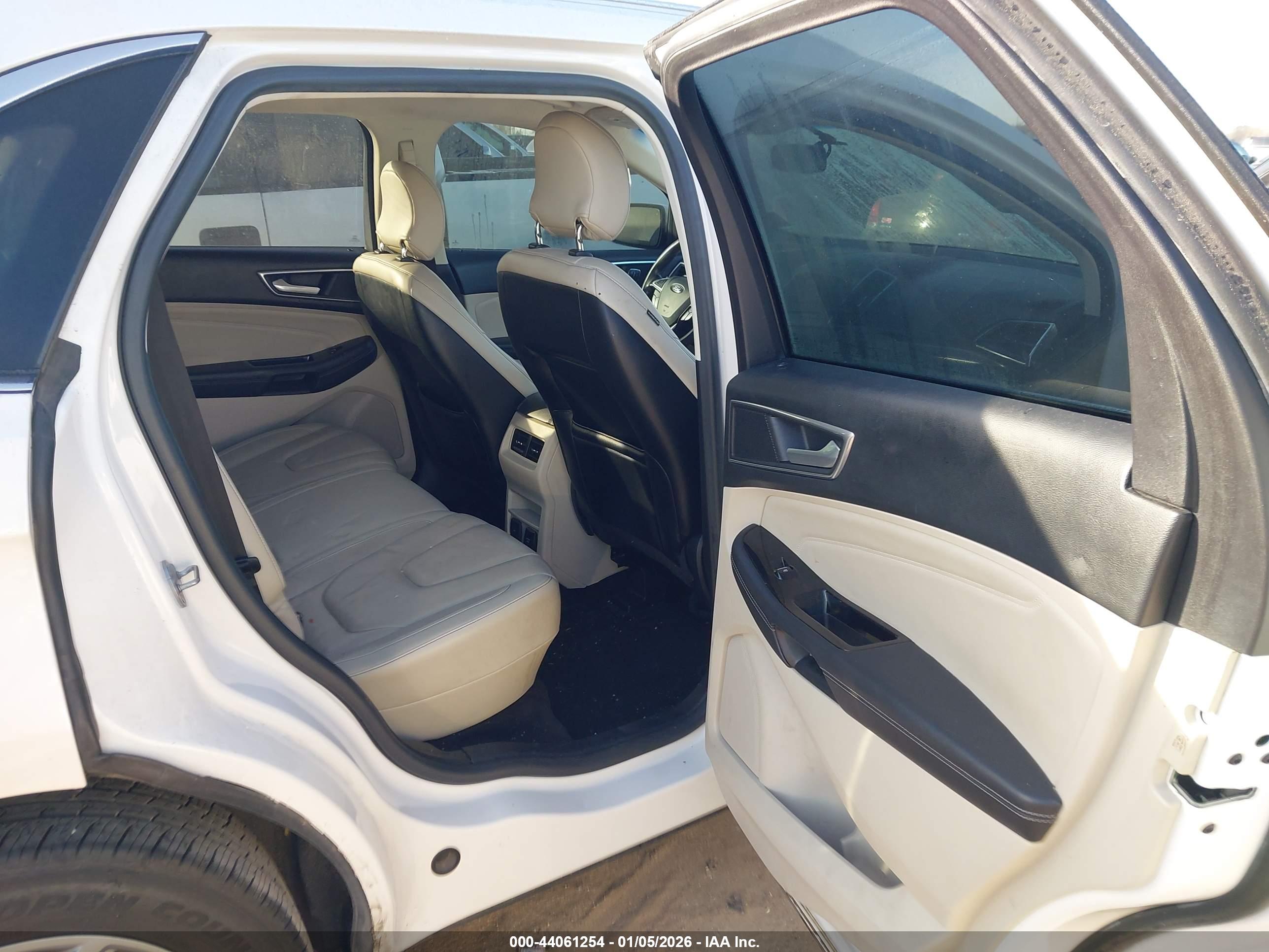 FORD EDGE image 8