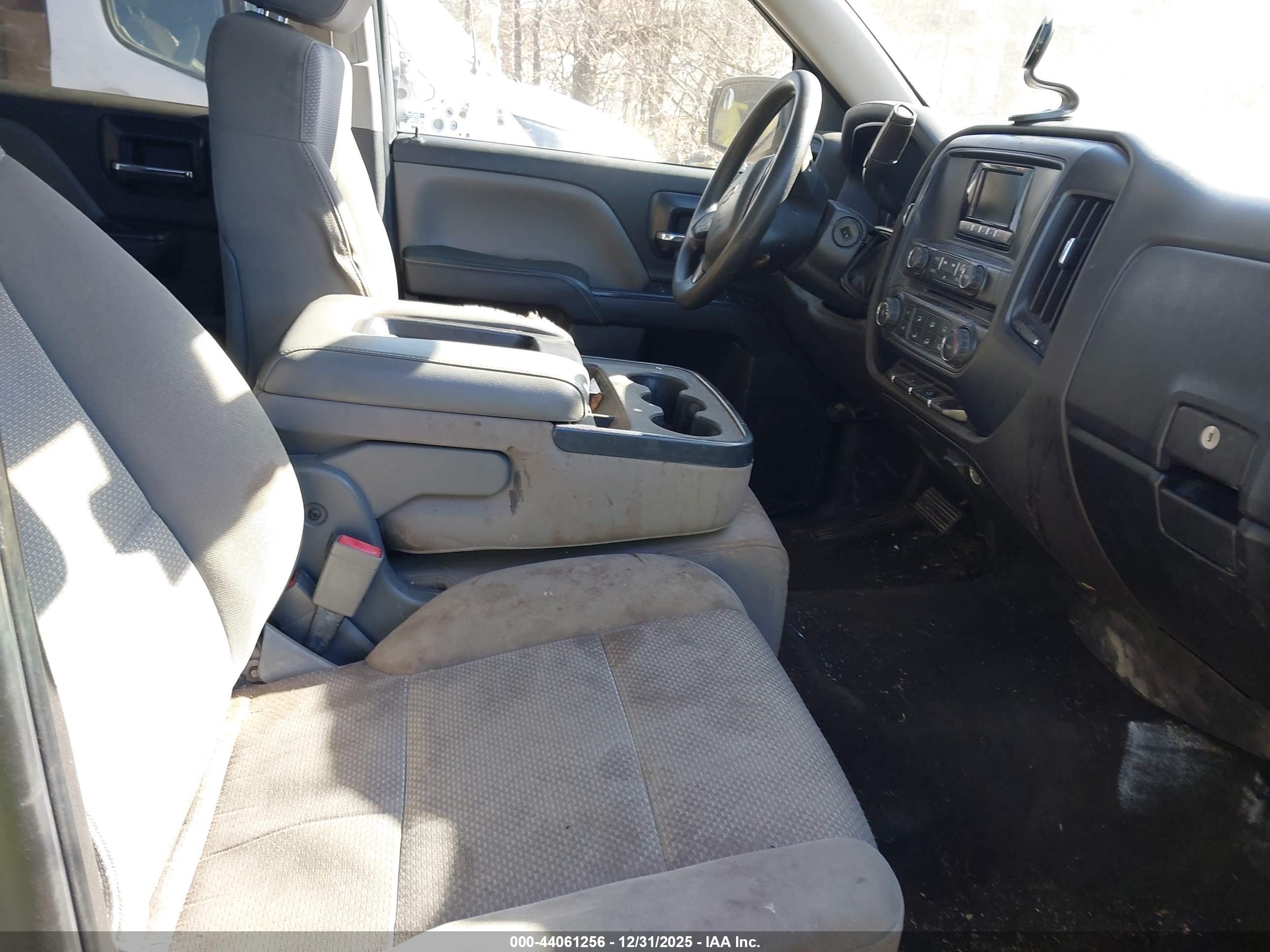 CHEVROLET SILVERADO image 5