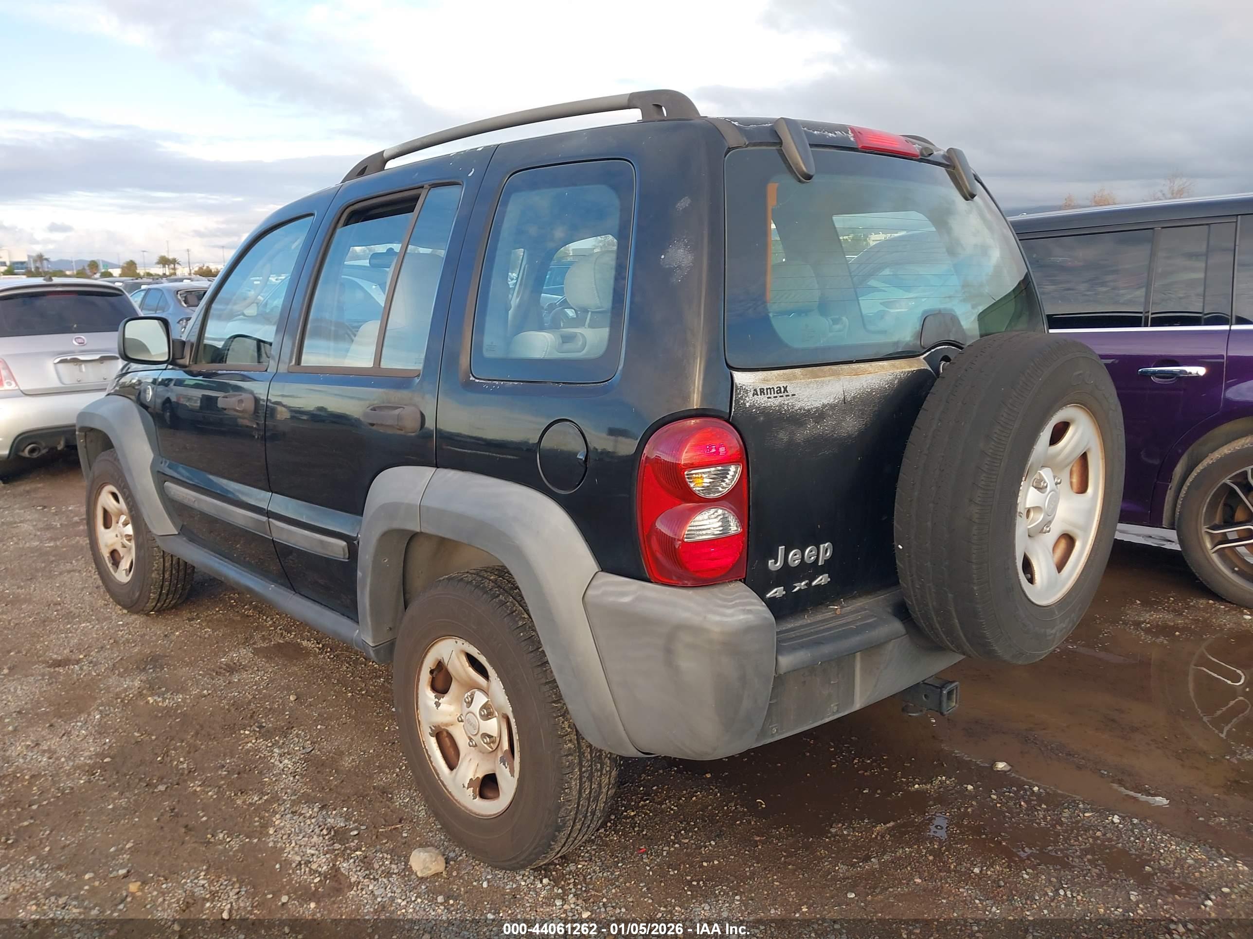 JEEP LIBERTY image 3