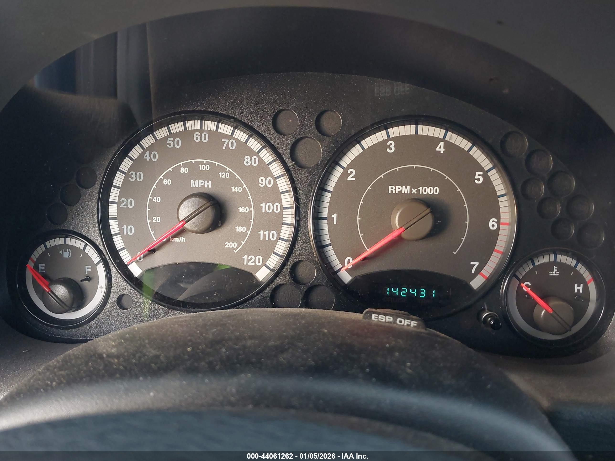 JEEP LIBERTY image 7