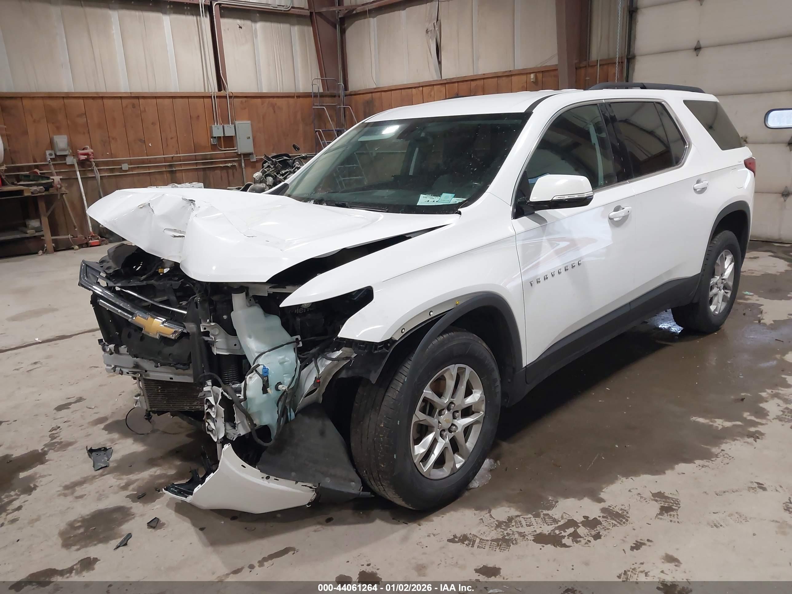 CHEVROLET TRAVERSE image 2