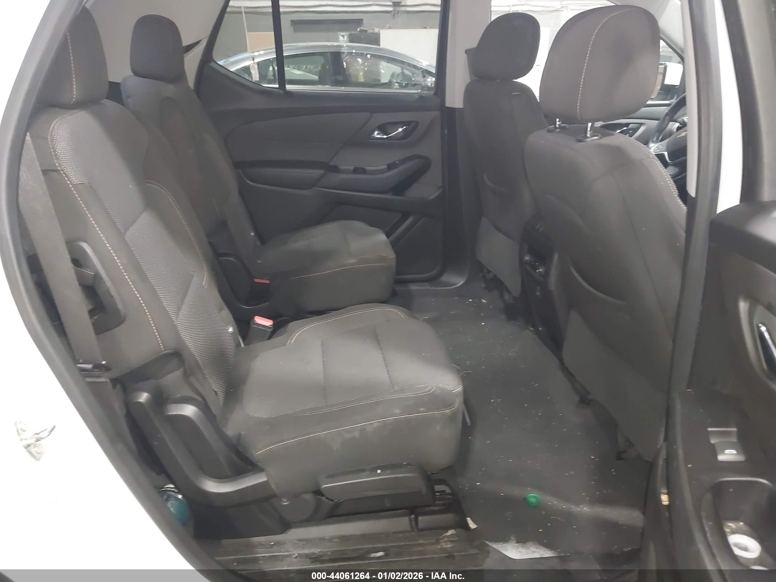 CHEVROLET TRAVERSE image 8