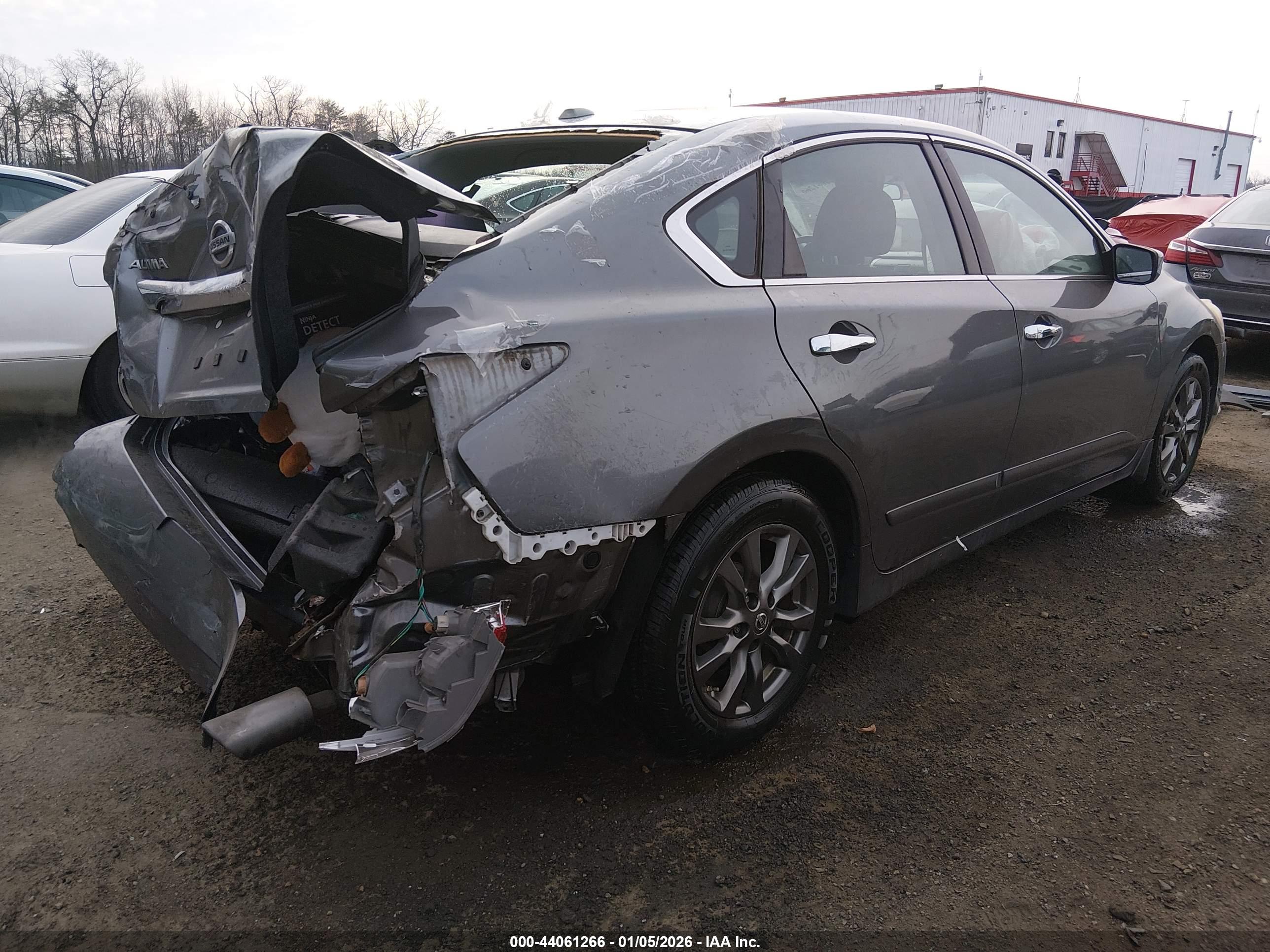 NISSAN ALTIMA image 4