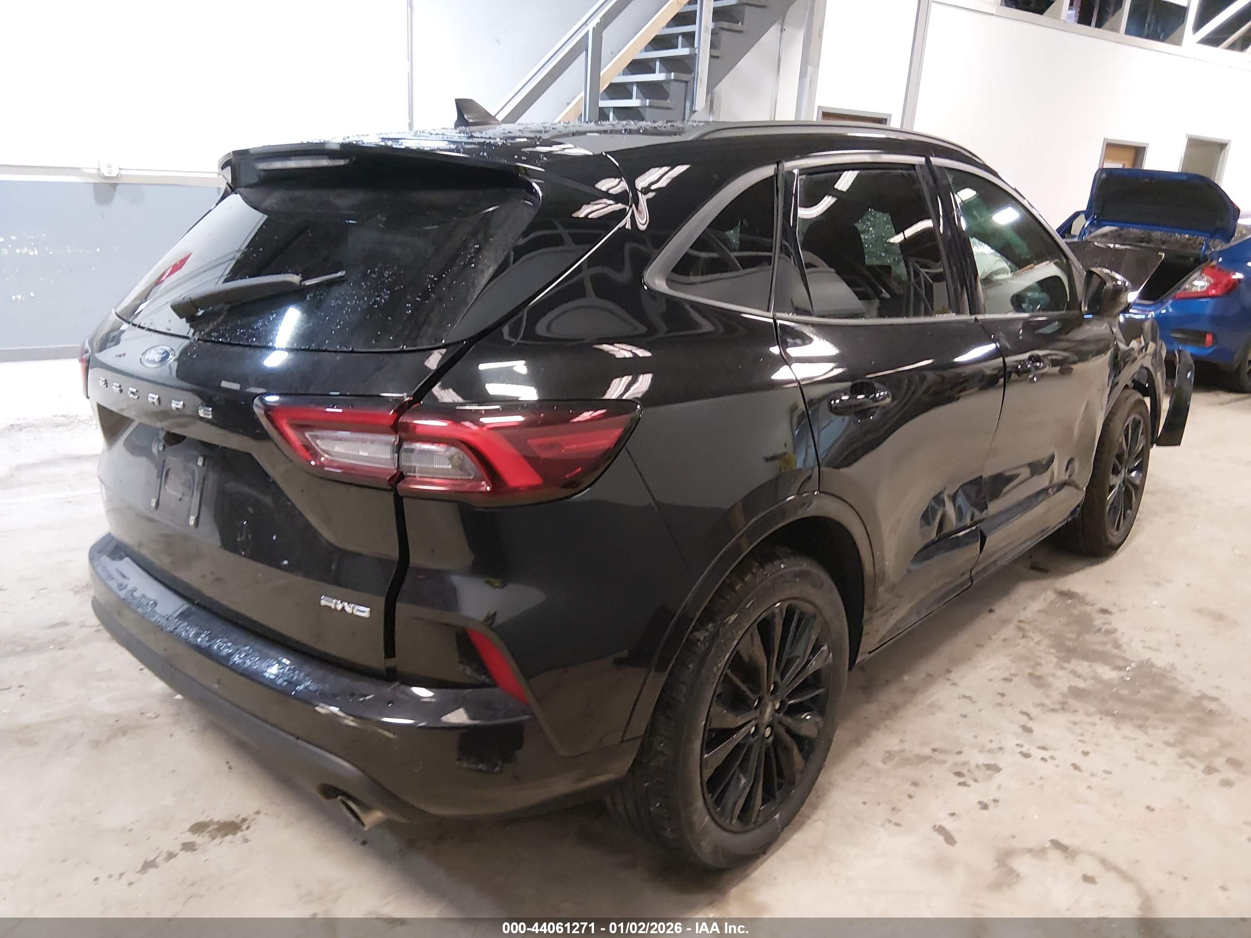 FORD ESCAPE image 4